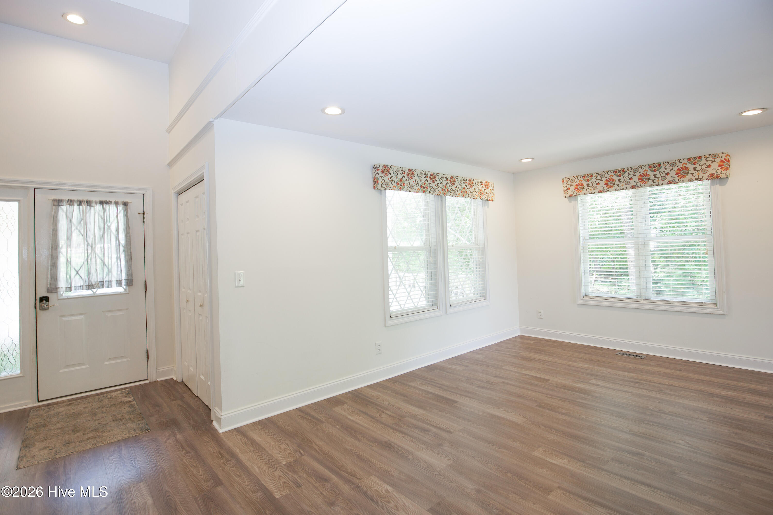 110 Sandspur Lane Property Photo 27