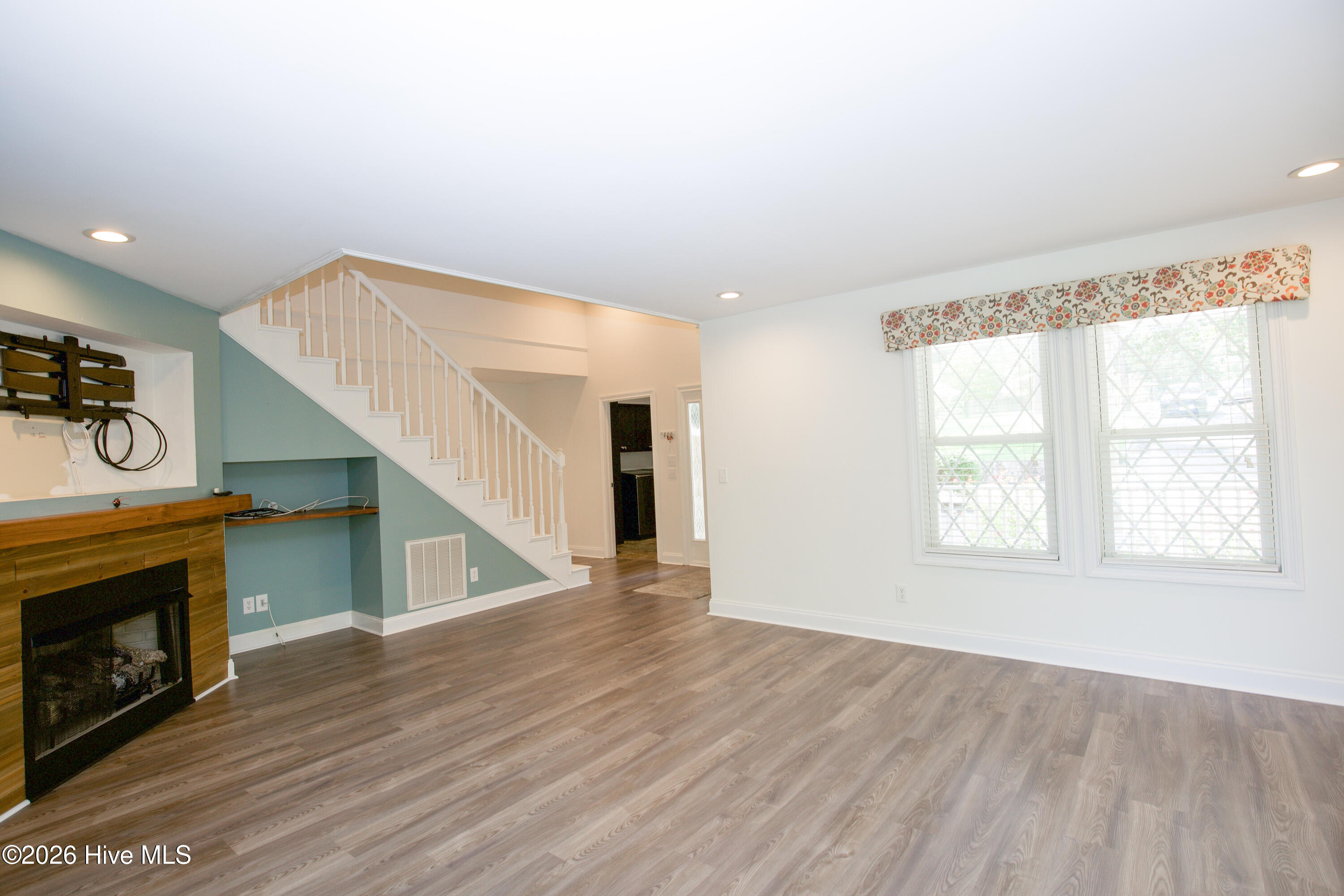 110 Sandspur Lane Property Photo 28