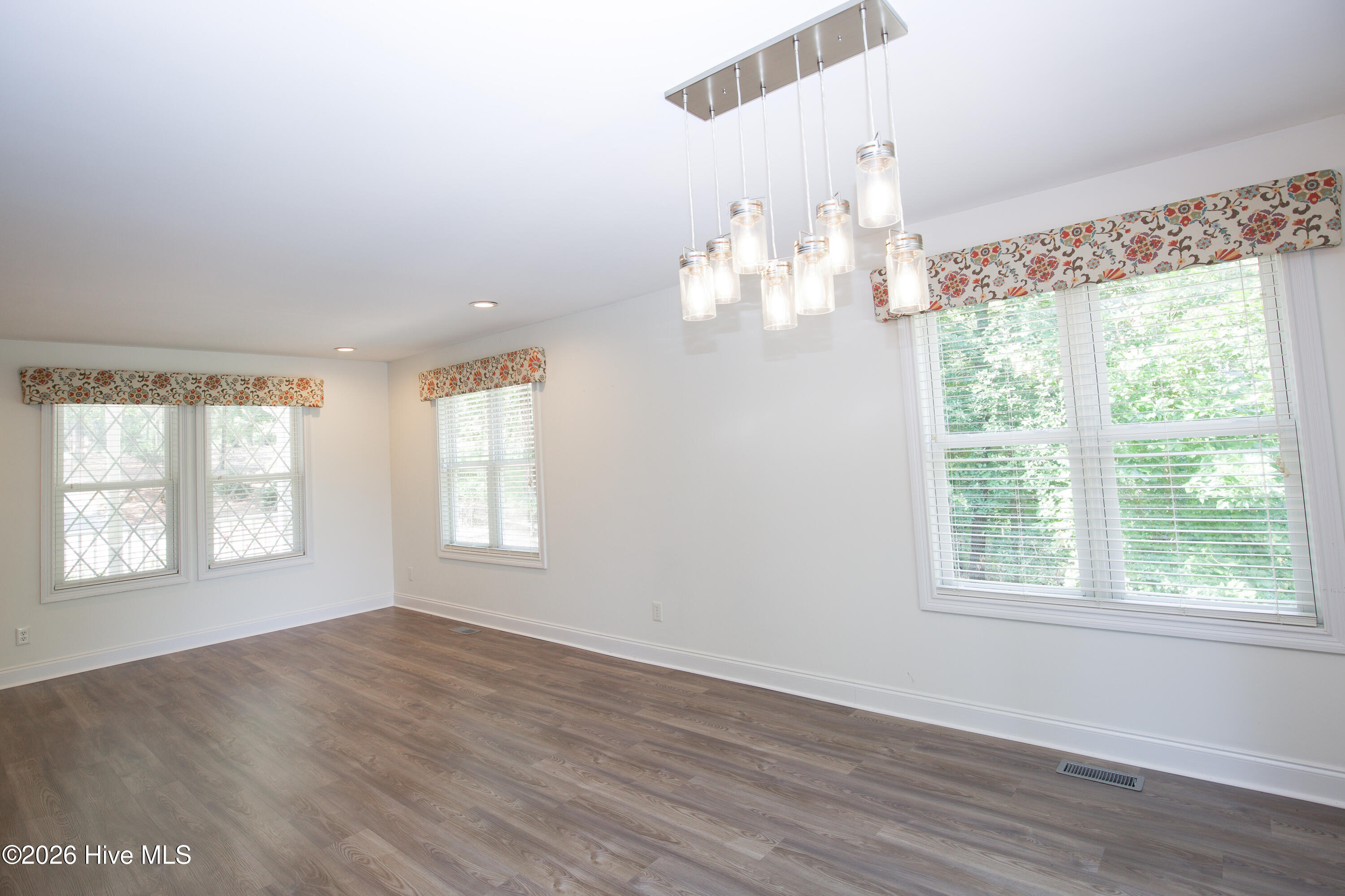110 Sandspur Lane Property Photo 32