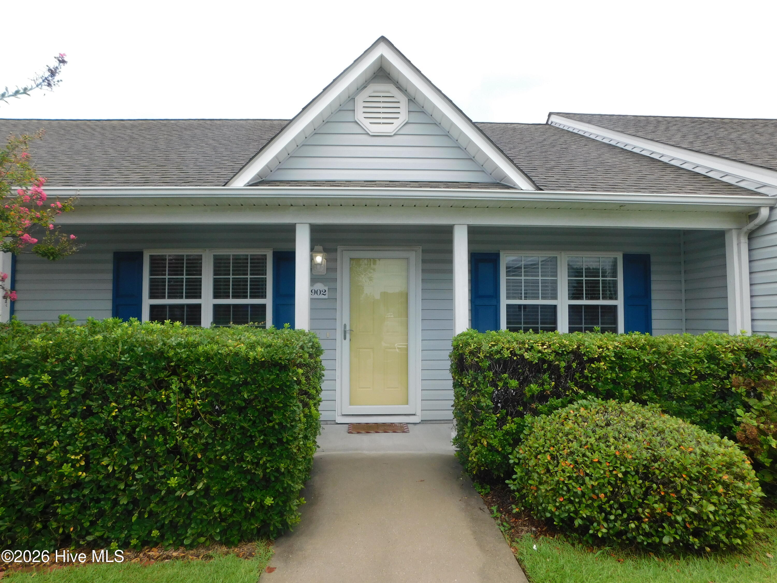 902 Courtyard E Property Photo 1