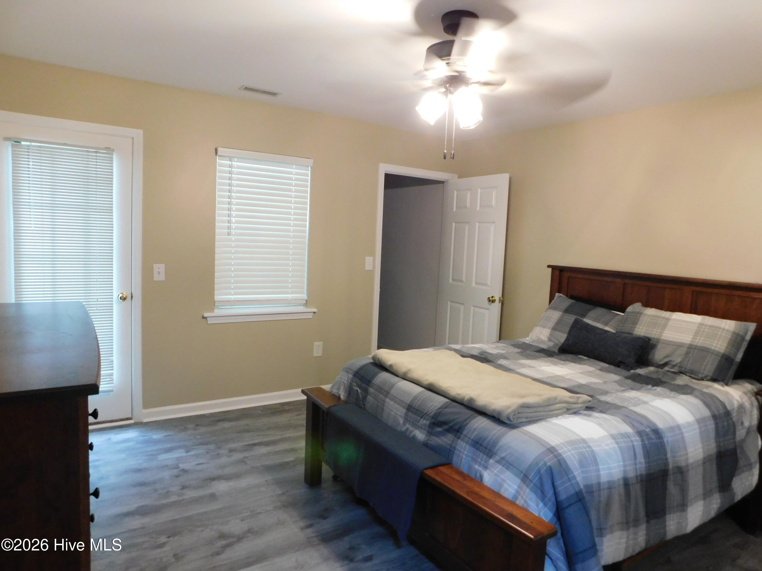 902 Courtyard E Property Photo 9