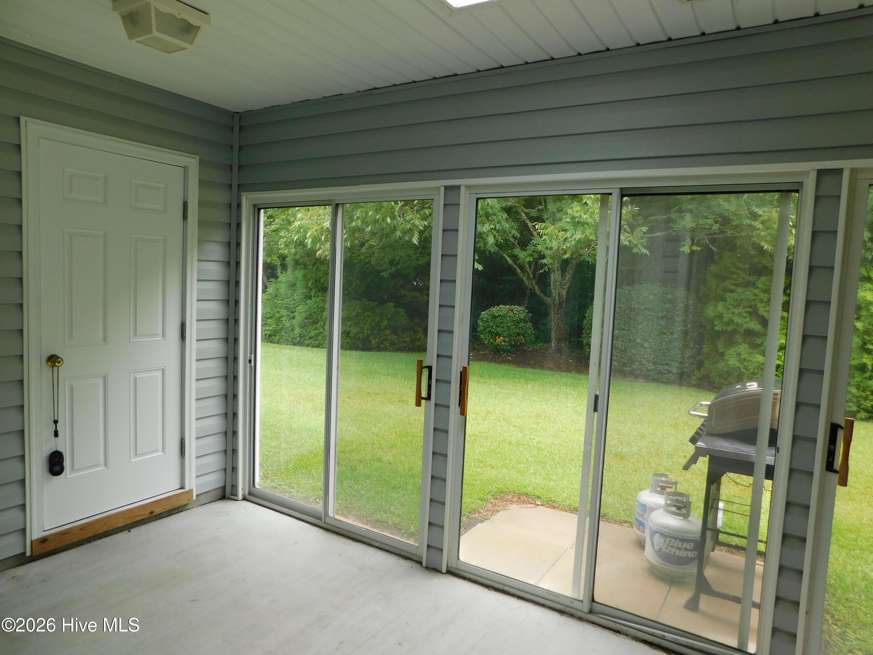 902 Courtyard E Property Photo 11