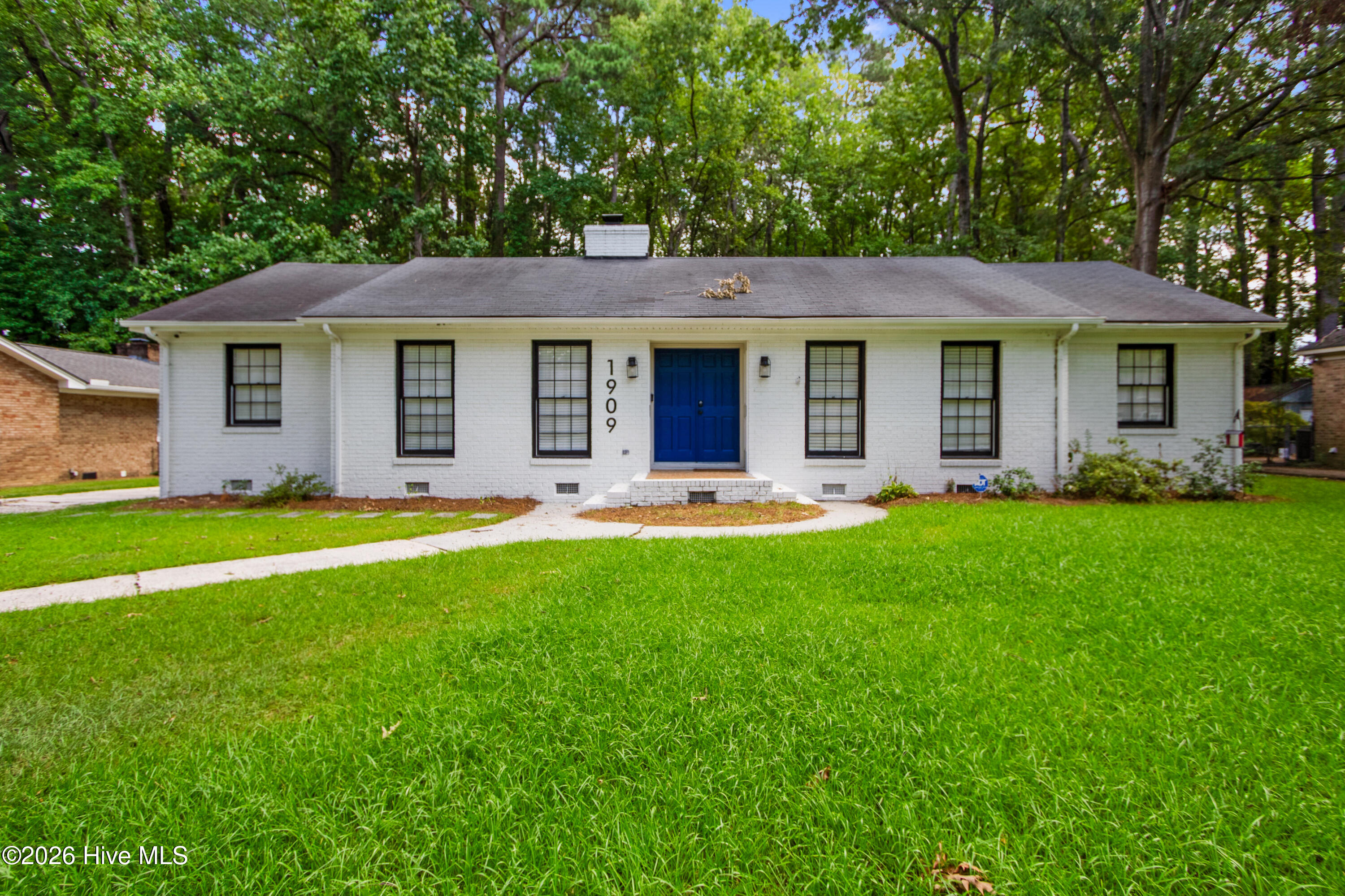 1909 Fairview Way Property Photo 1