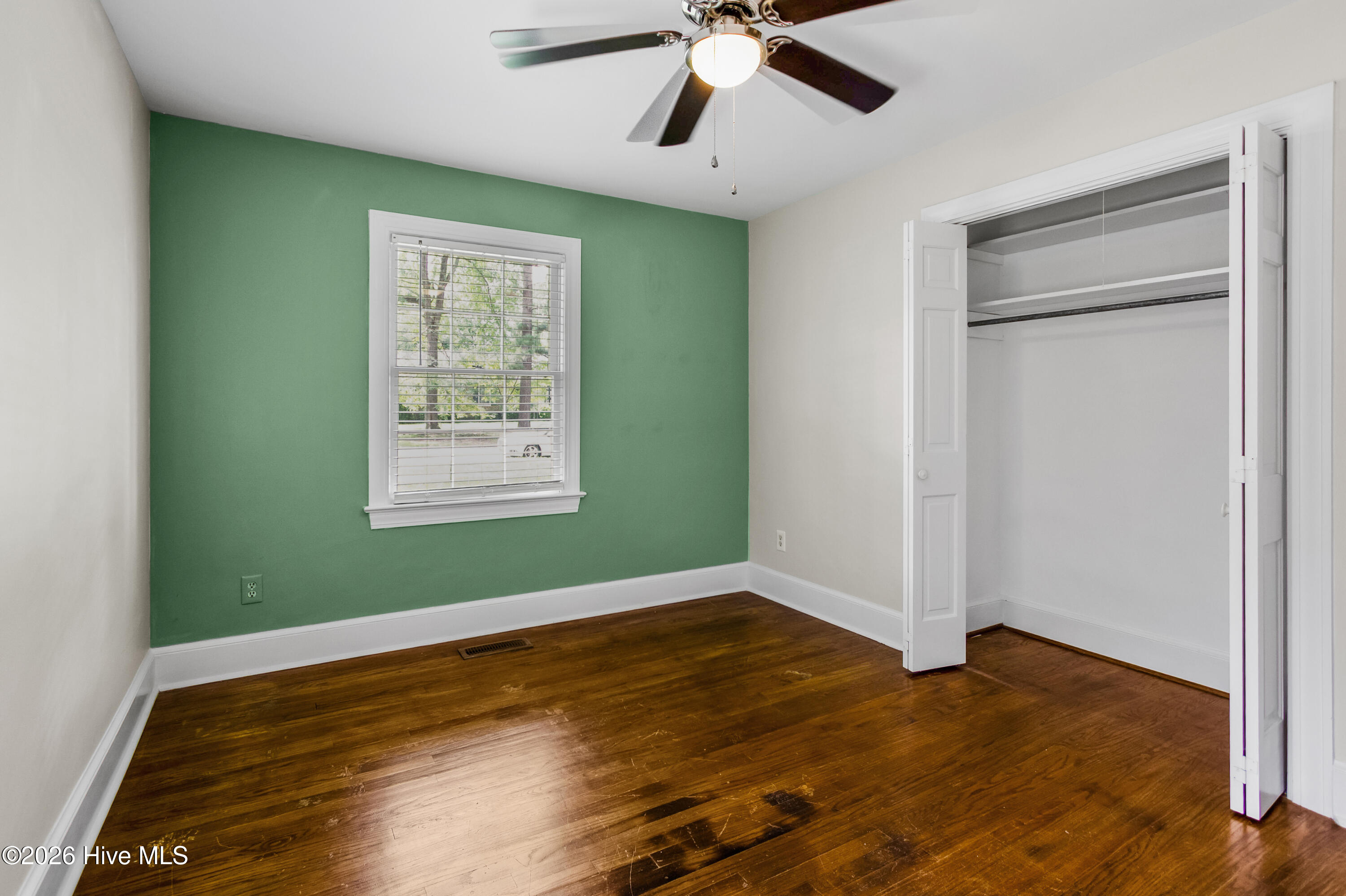 1909 Fairview Way Property Photo 3