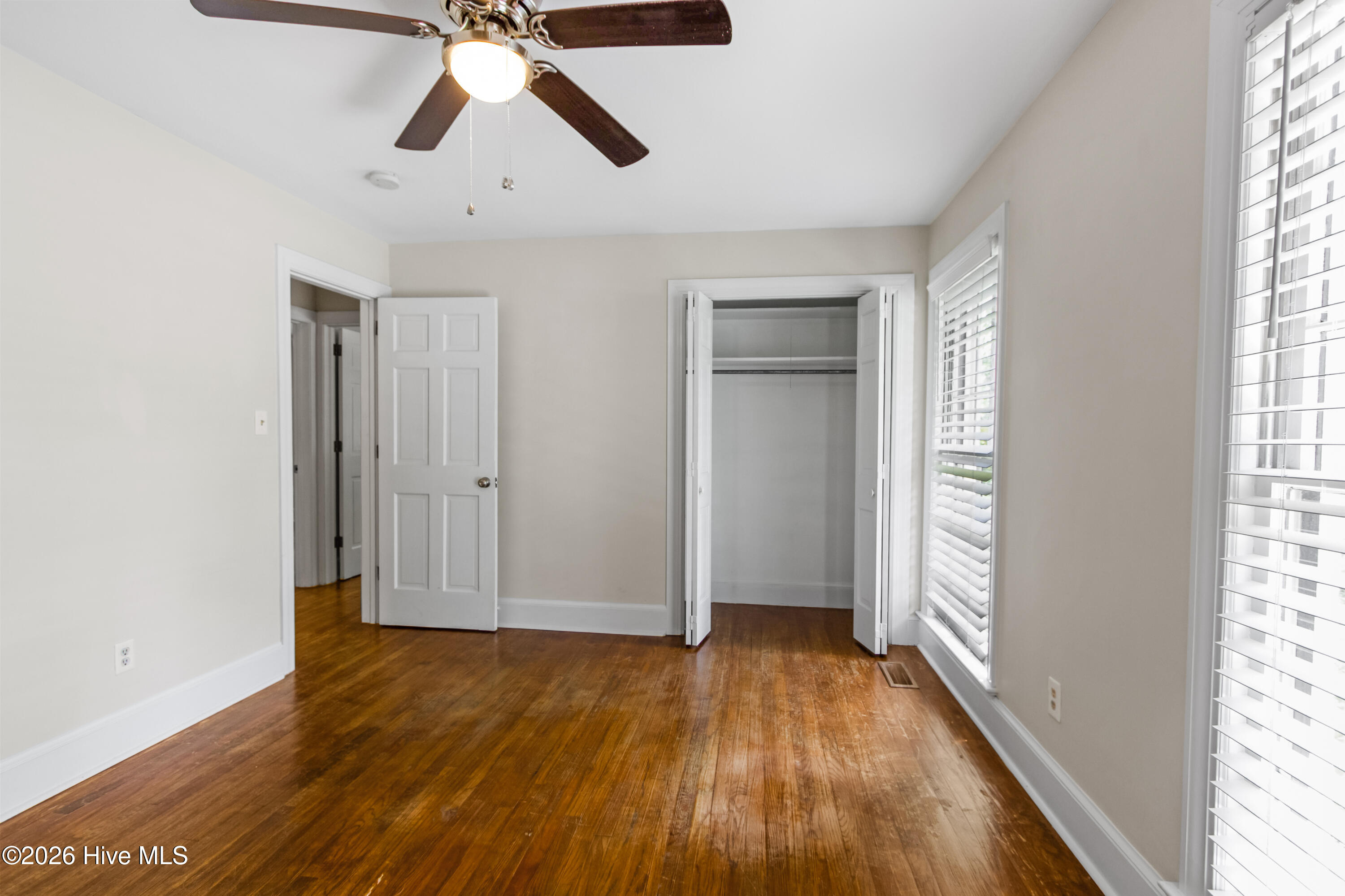 1909 Fairview Way Property Photo 4