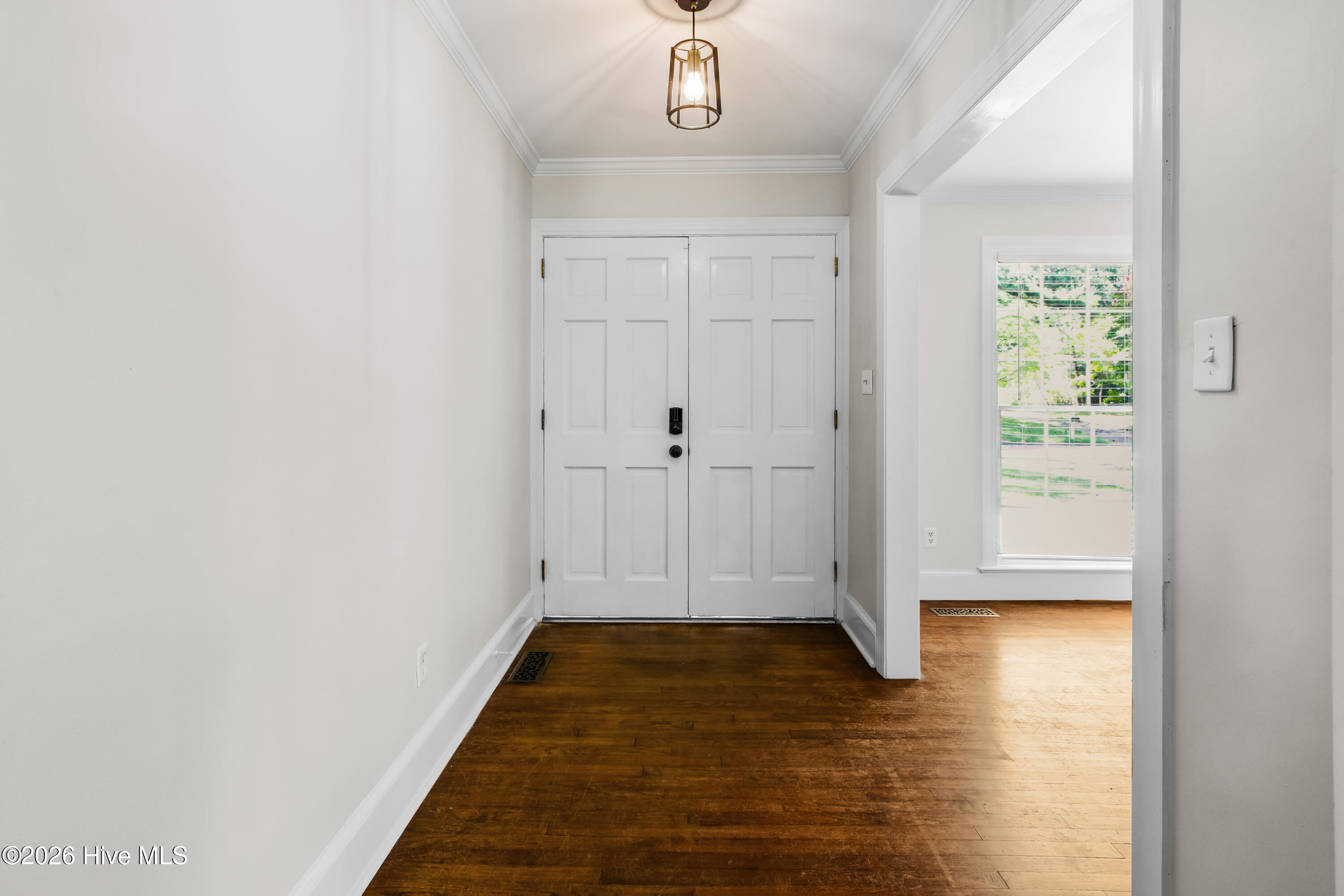 1909 Fairview Way Property Photo 18