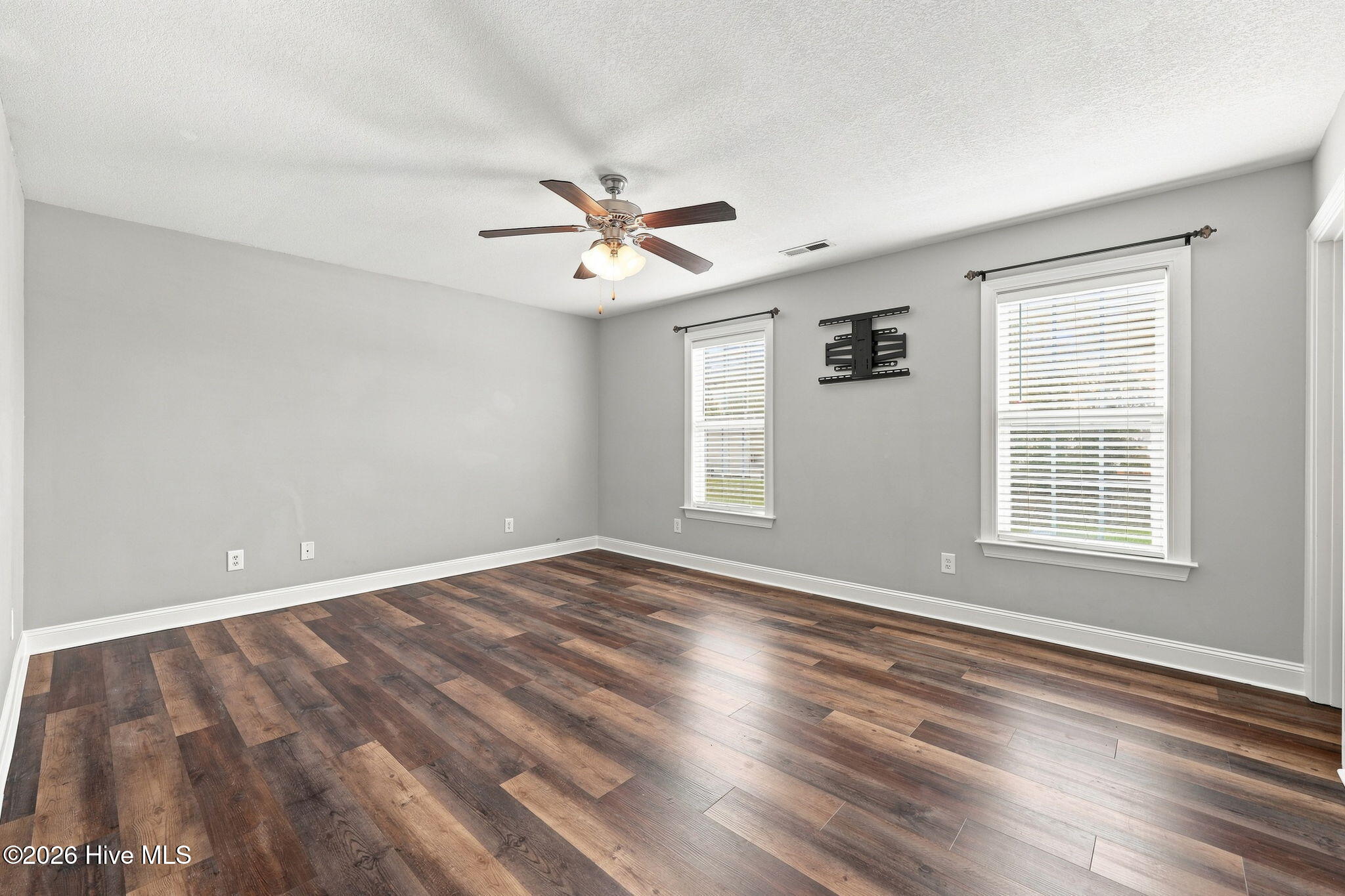 205 South Pointe Drive B Property Photo 16