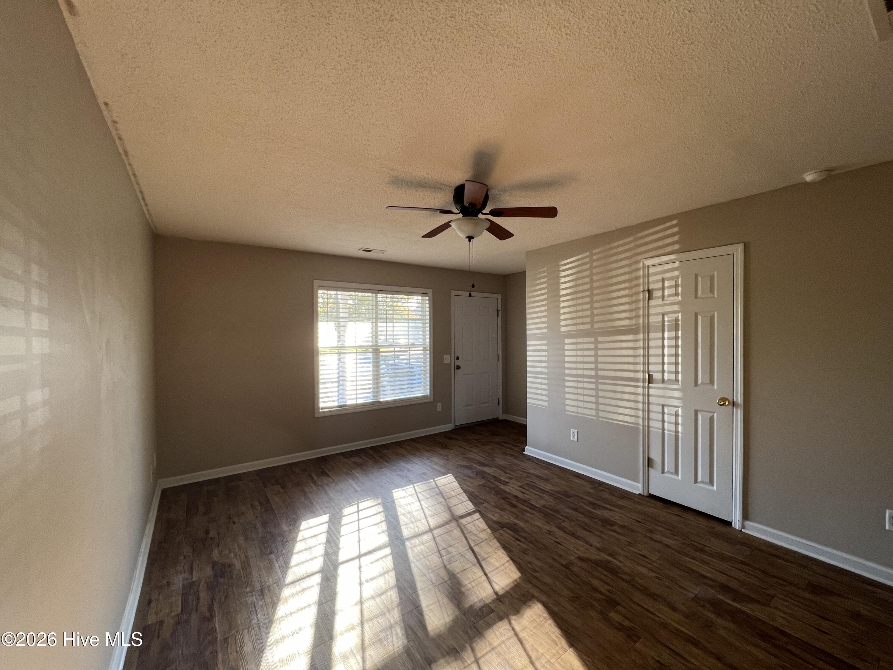 216 Palace Circle Property Photo 3