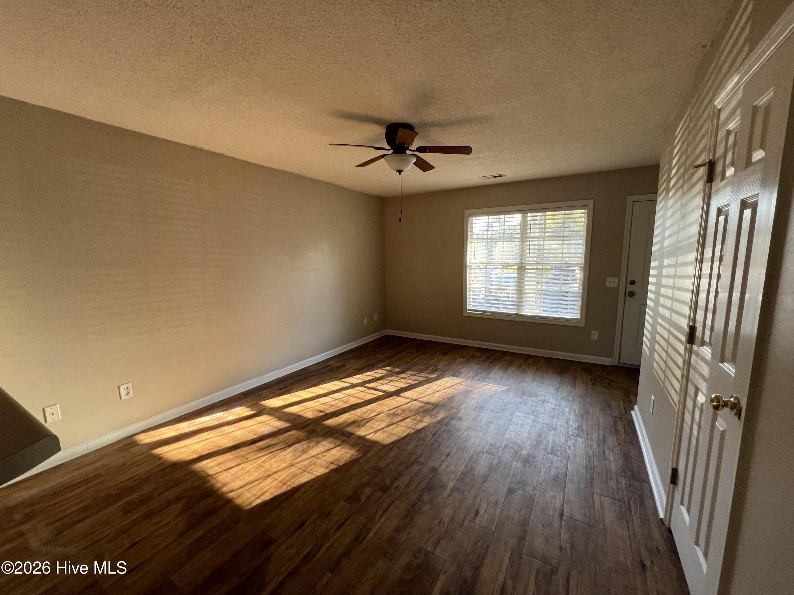 216 Palace Circle Property Photo 4