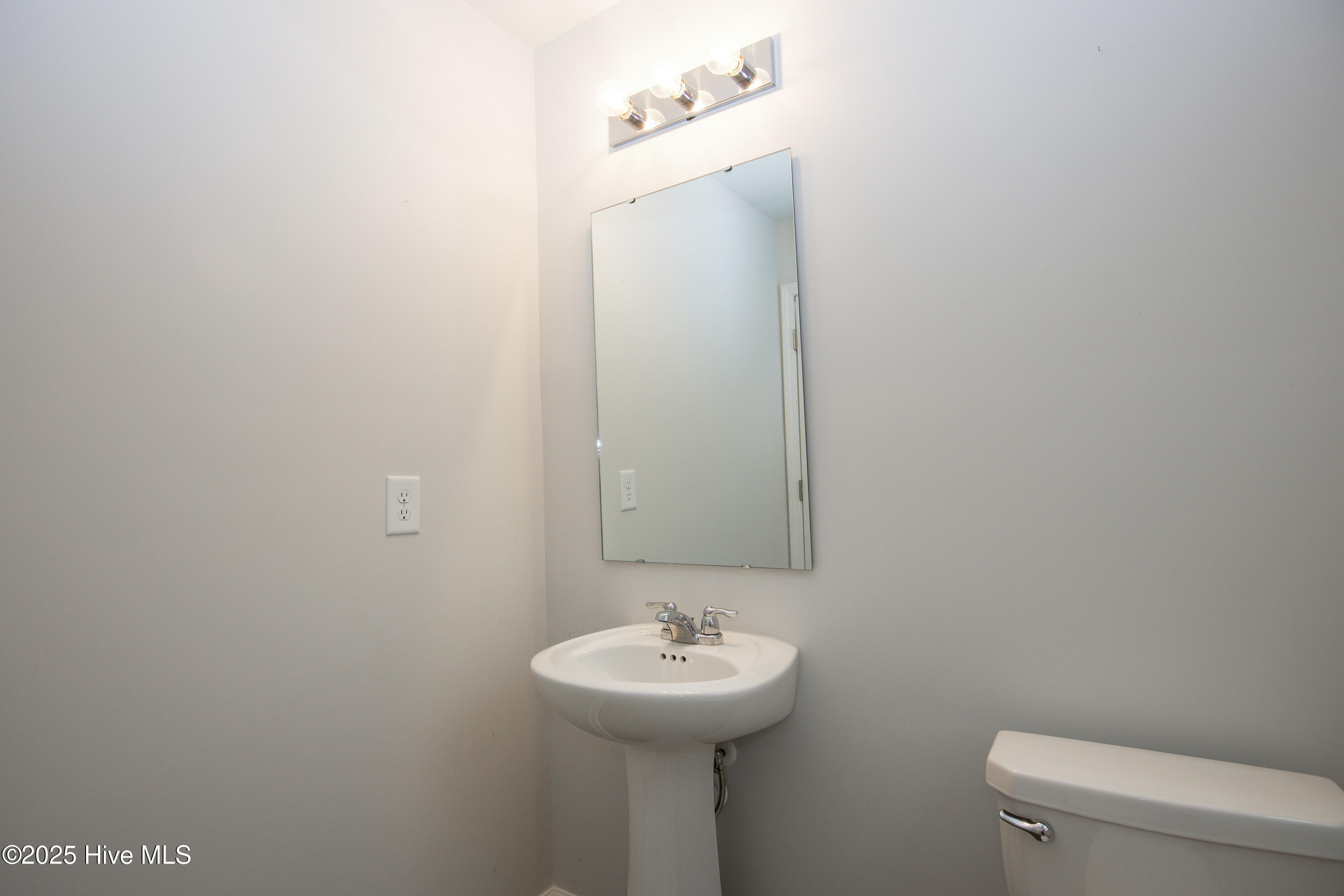 755 Conductor Court Property Photo 4