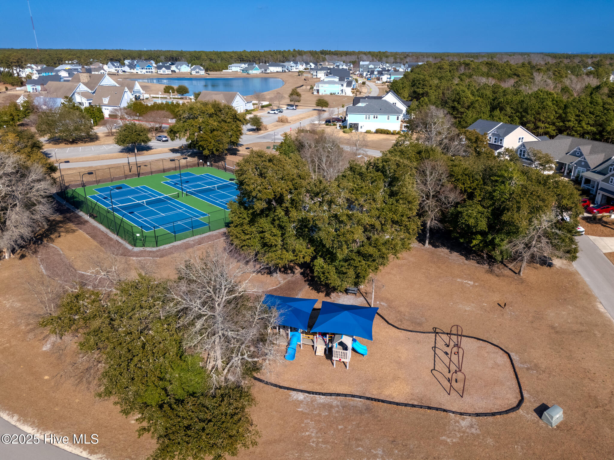 203 695 Seagrass Court Property Photo 28