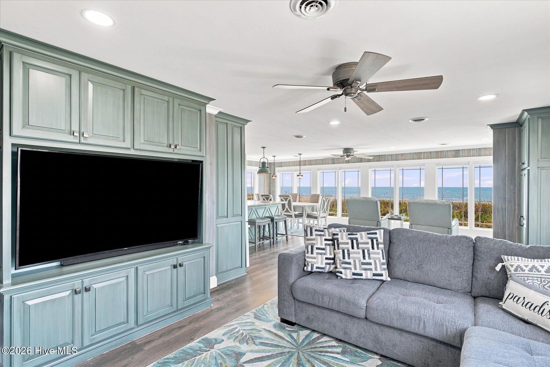 407 Ocean Drive Property Photo 22