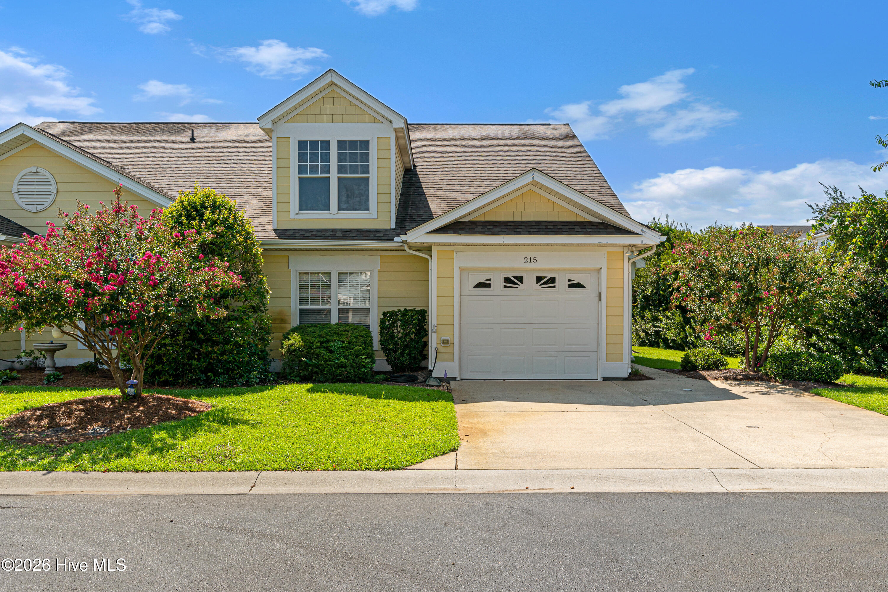 215 Diamond Cove Property Photo 1