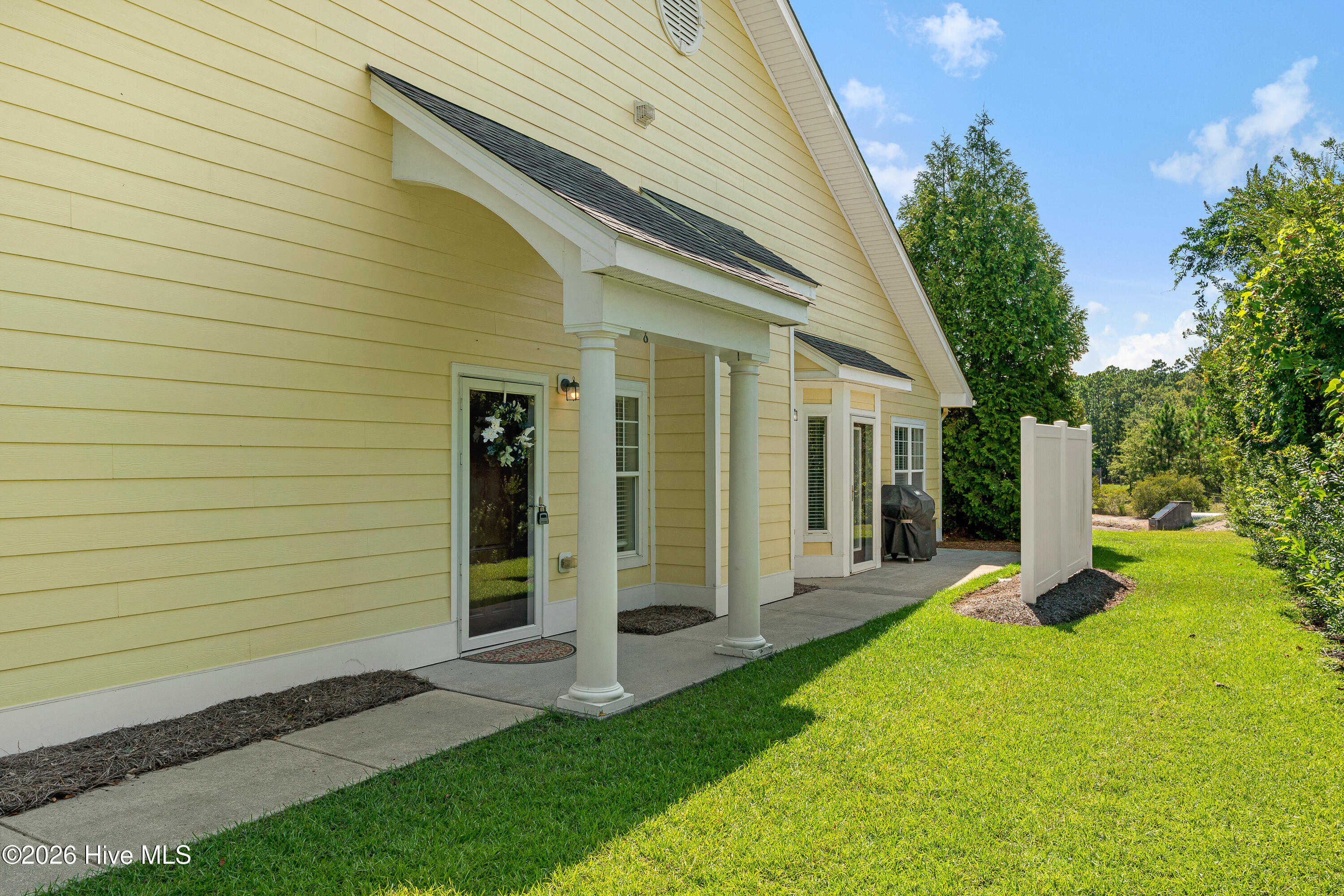 215 Diamond Cove Property Photo 2
