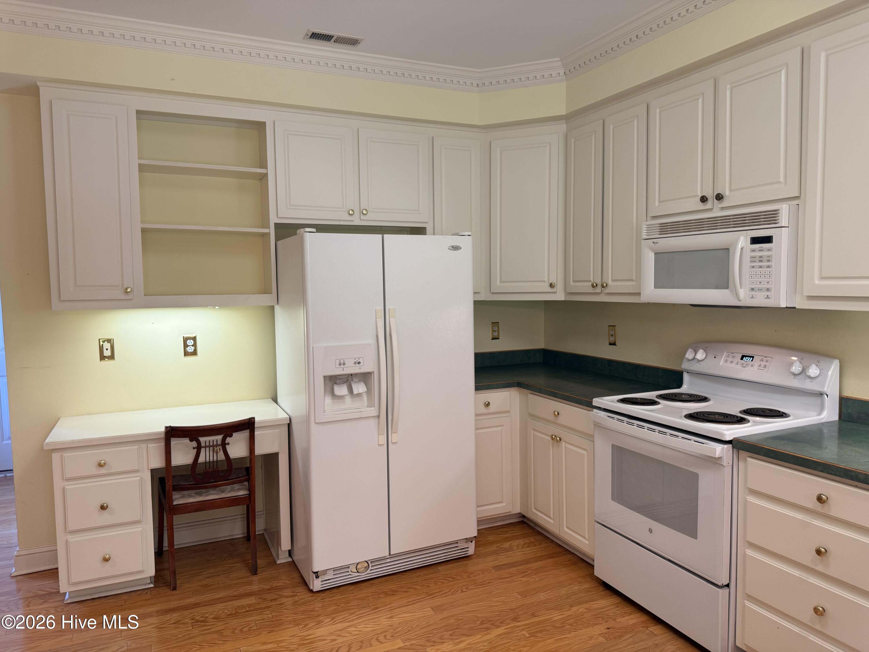 1010 Devonshire Drive Property Photo 7