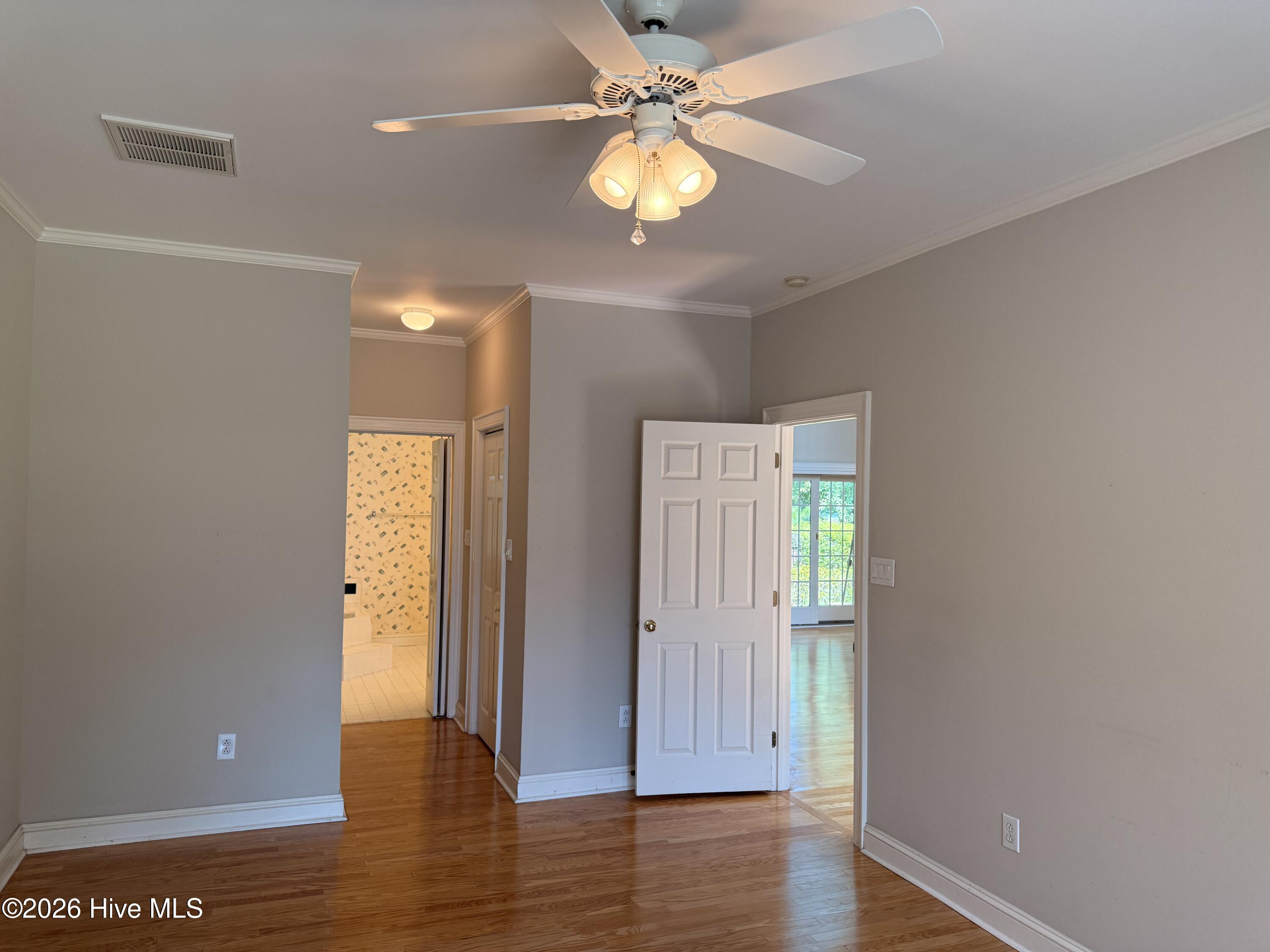 1010 Devonshire Drive Property Photo 13