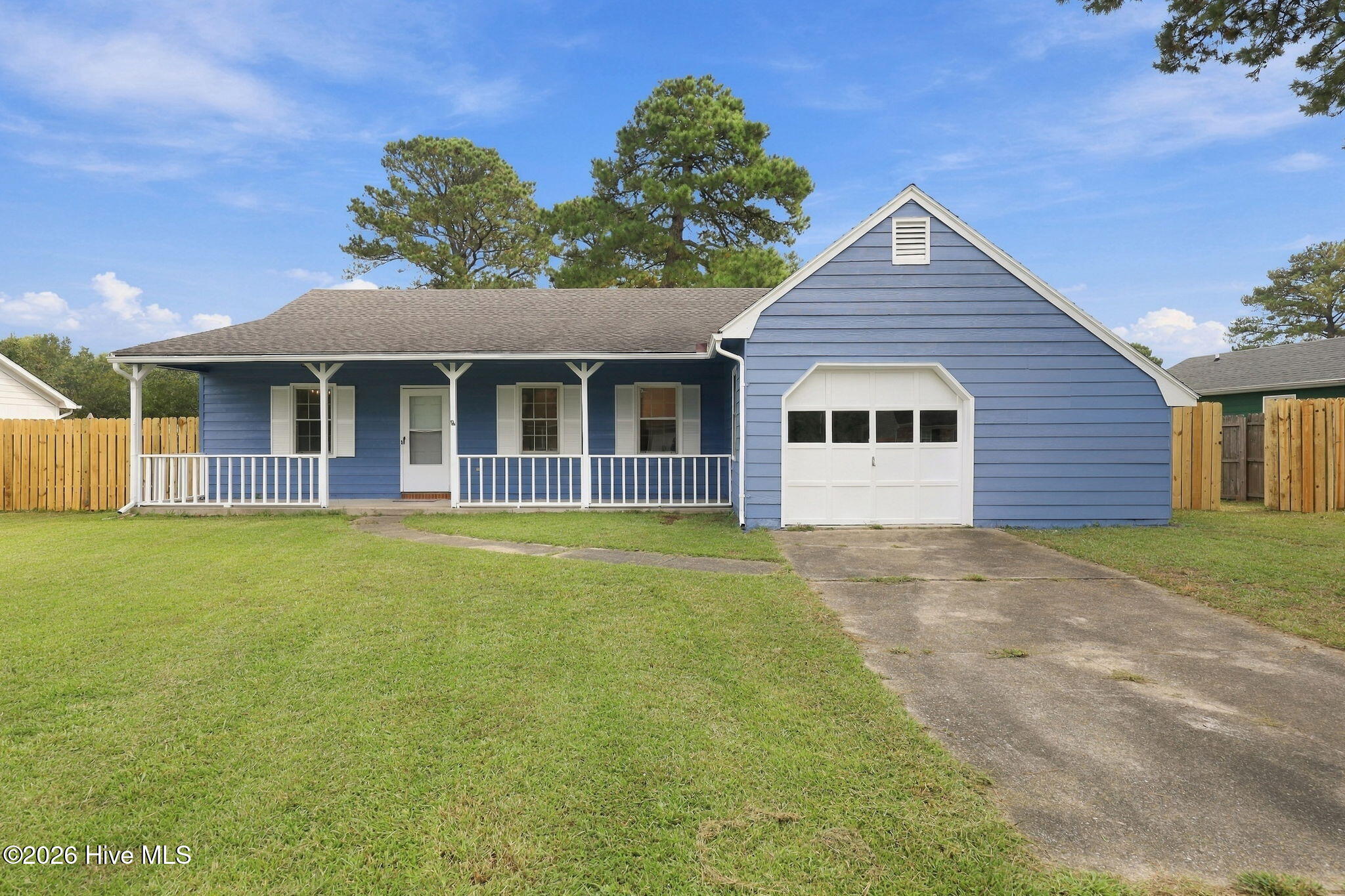 2218 Bridle Trail Property Photo 1