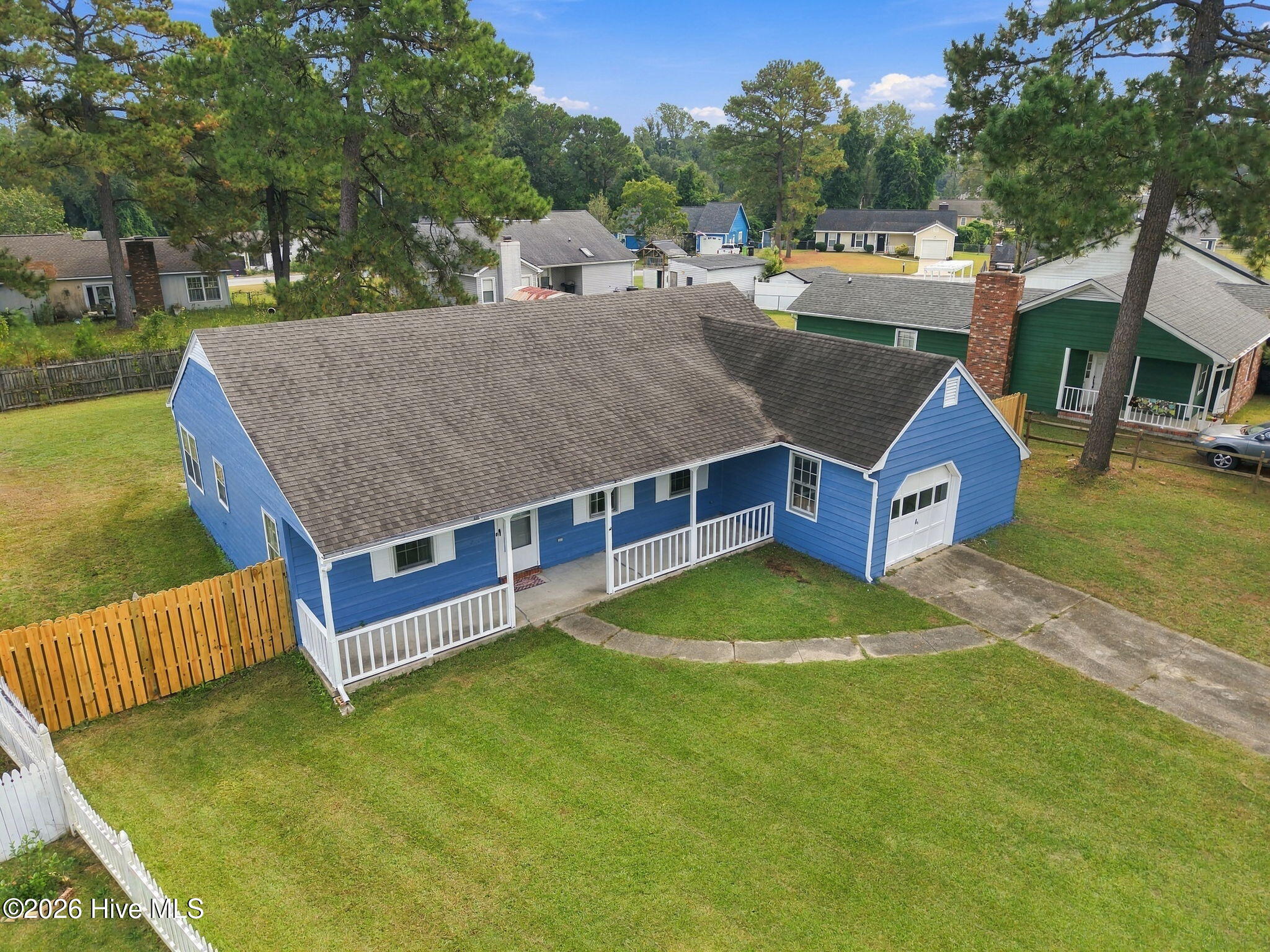 2218 Bridle Trail Property Photo 4