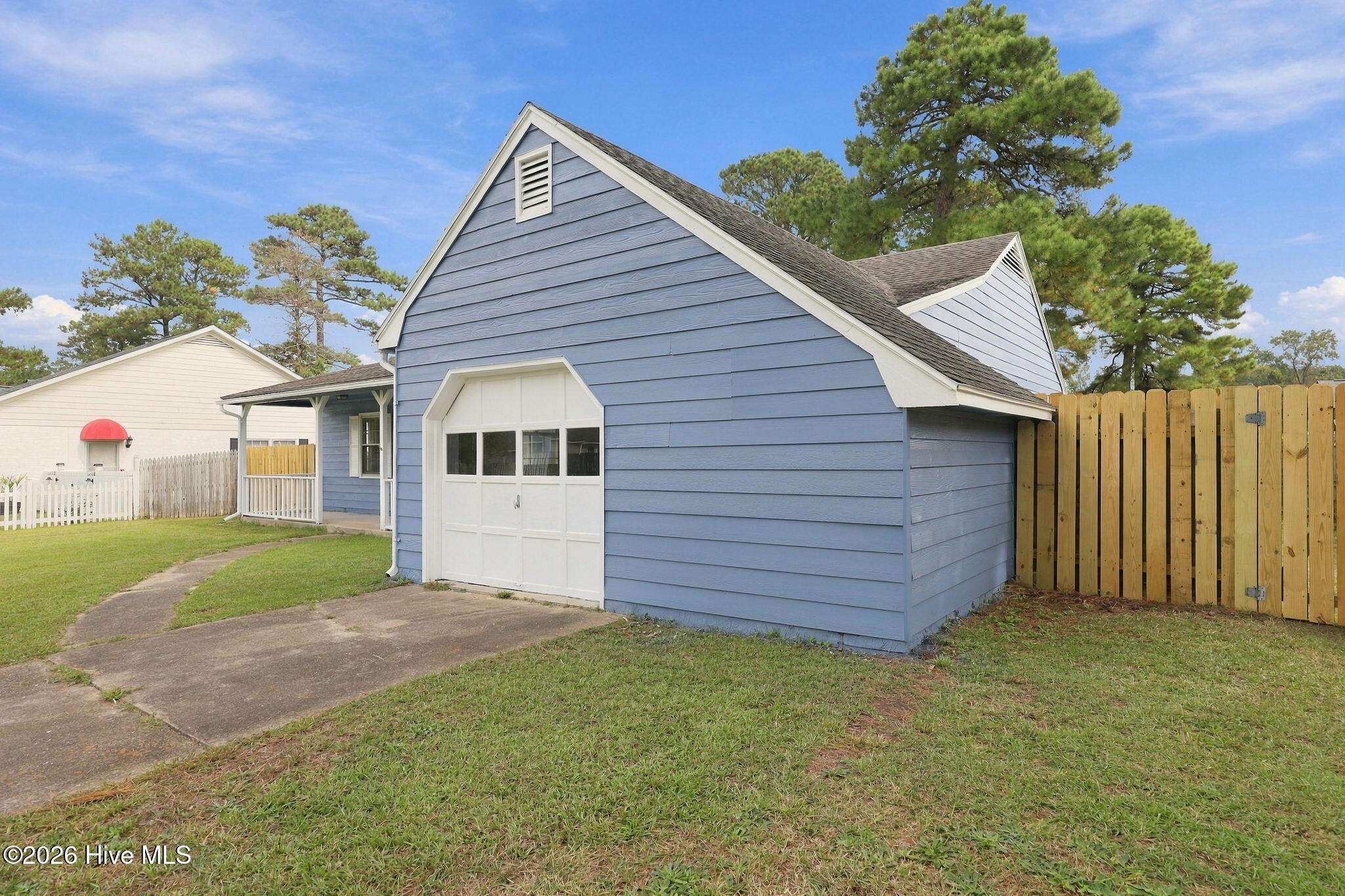 2218 Bridle Trail Property Photo 14