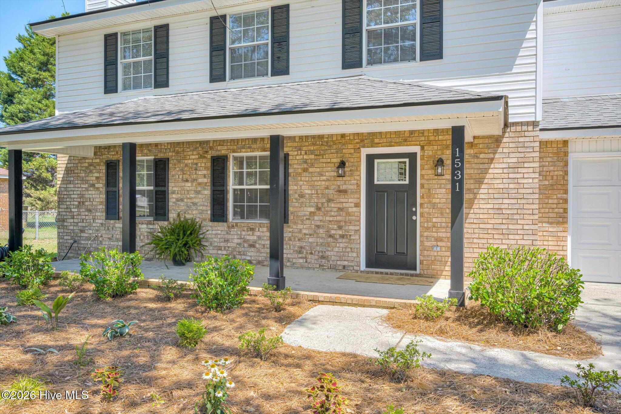 1531 Pine Ridge Drive E Property Photo 3