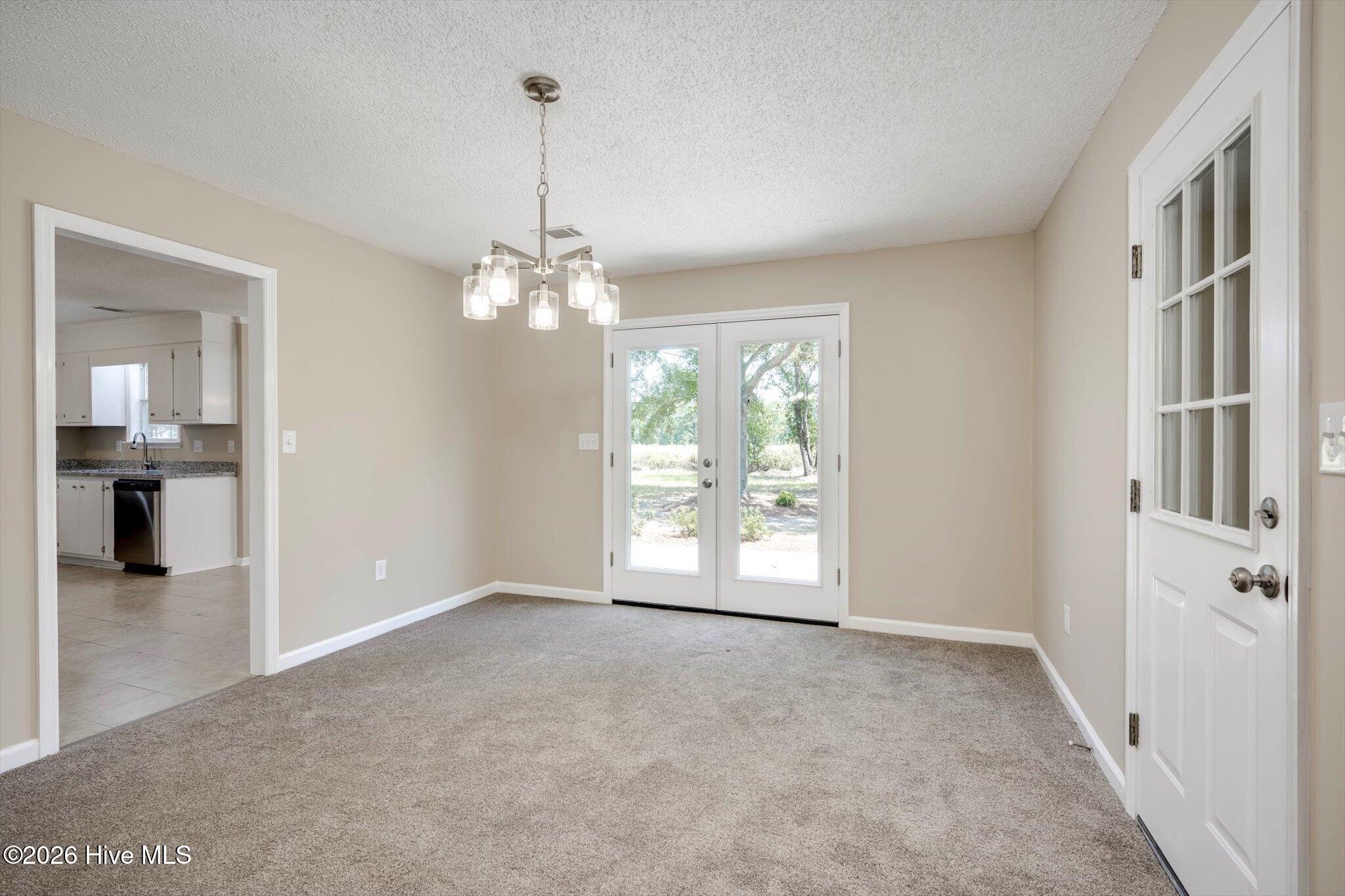 1531 Pine Ridge Drive E Property Photo 11