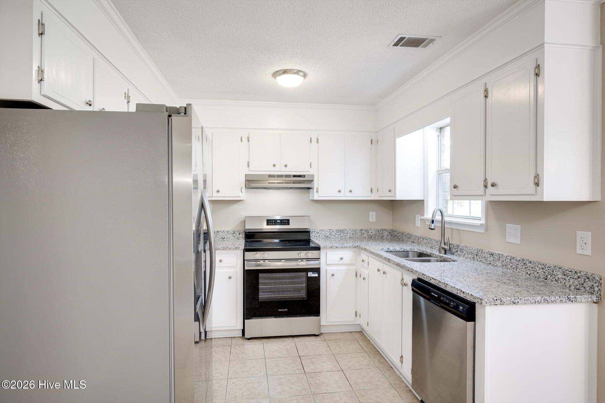 1531 Pine Ridge Drive E Property Photo 17