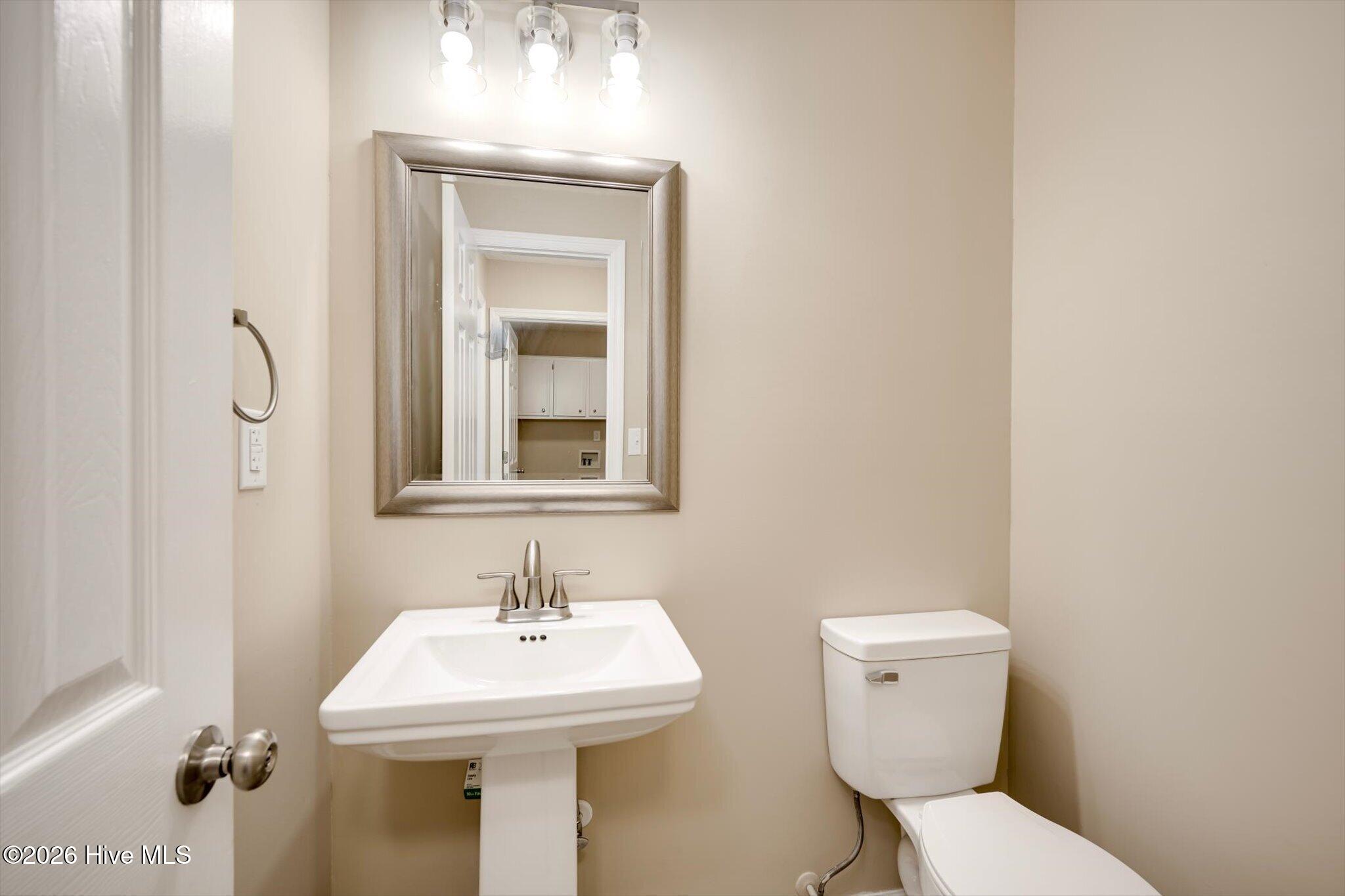 1531 Pine Ridge Drive E Property Photo 20