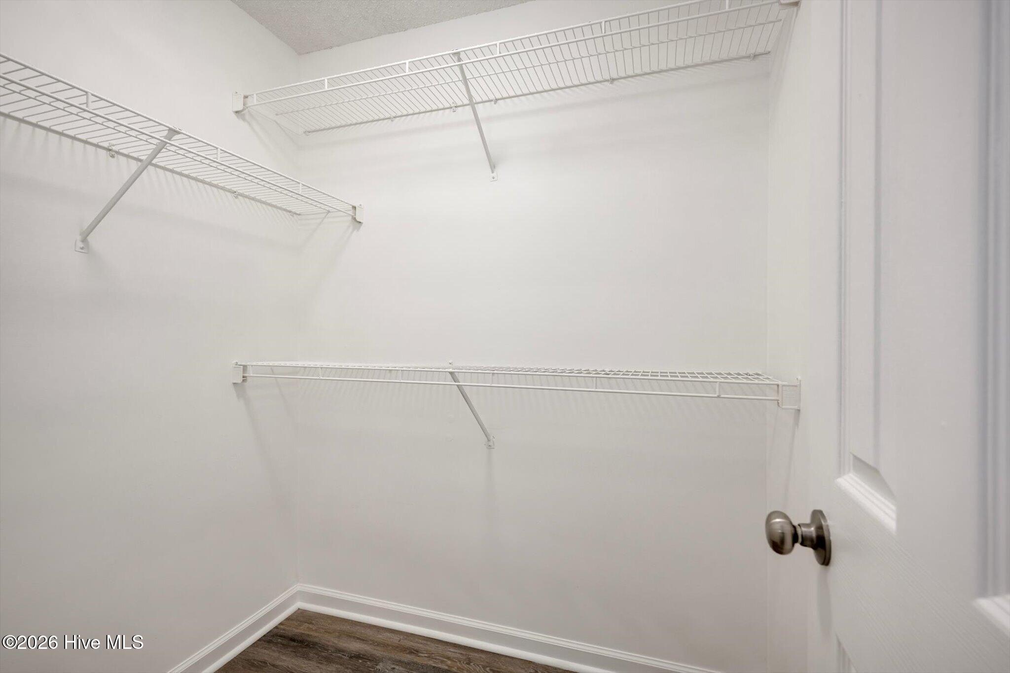 1531 Pine Ridge Drive E Property Photo 28