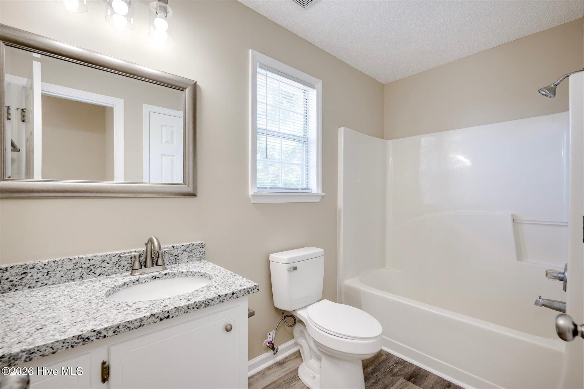1531 Pine Ridge Drive E Property Photo 29