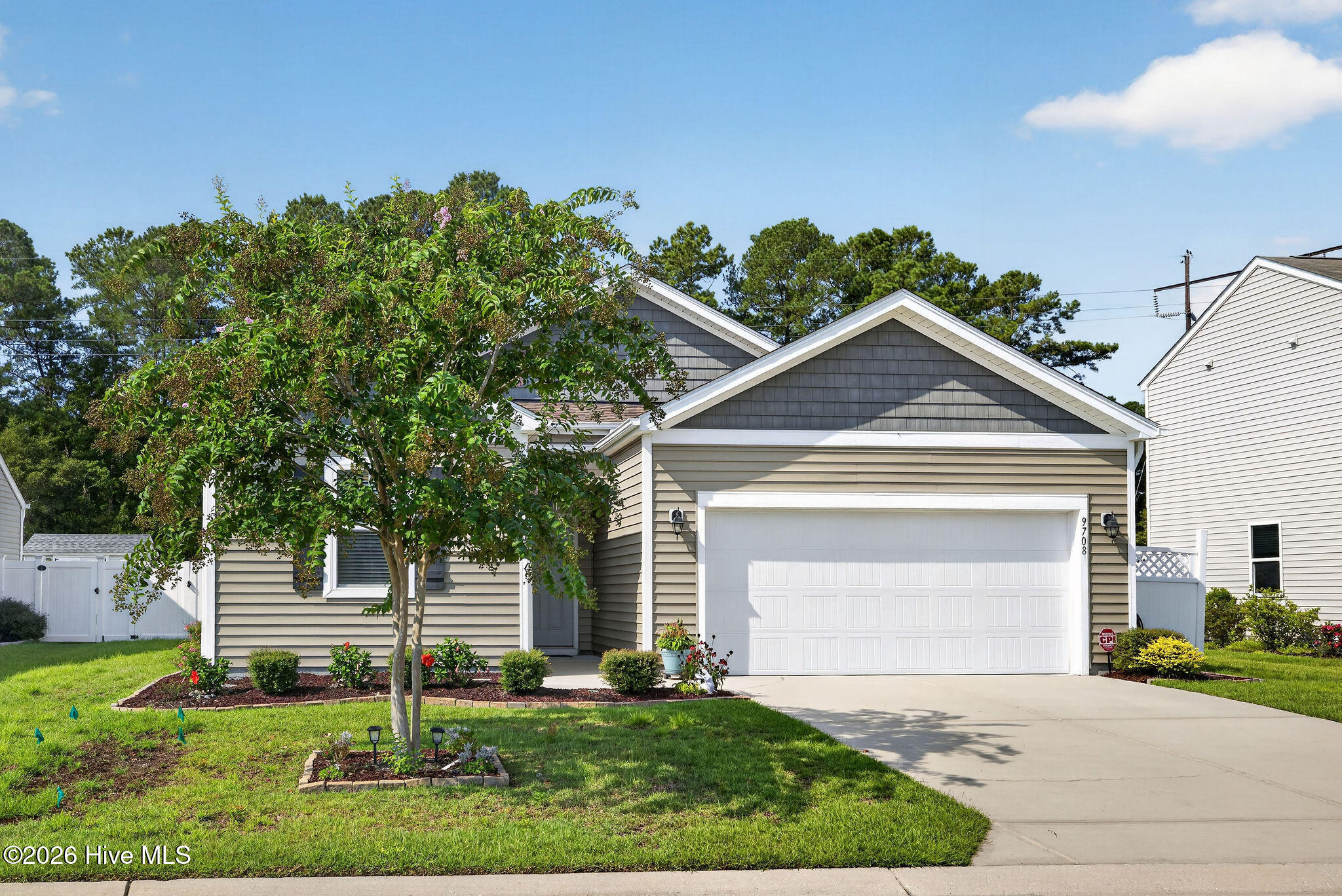 9708 Woodriff Circle Ne Property Photo 3