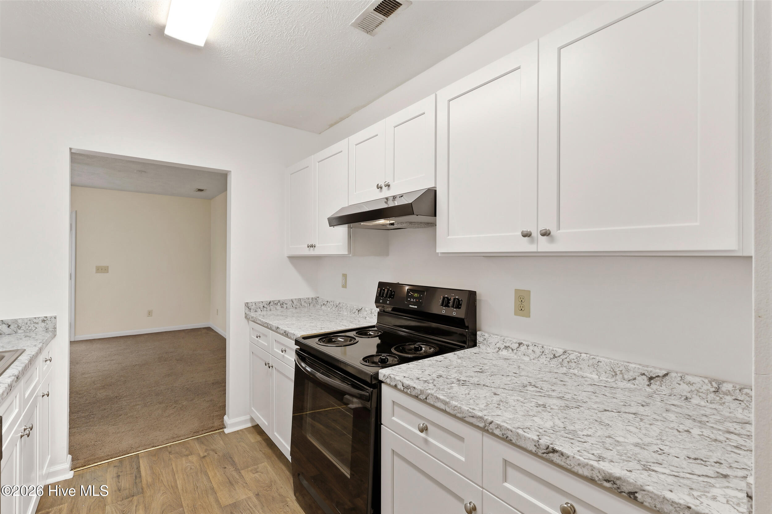 1027 Bonham Avenue Property Photo 12