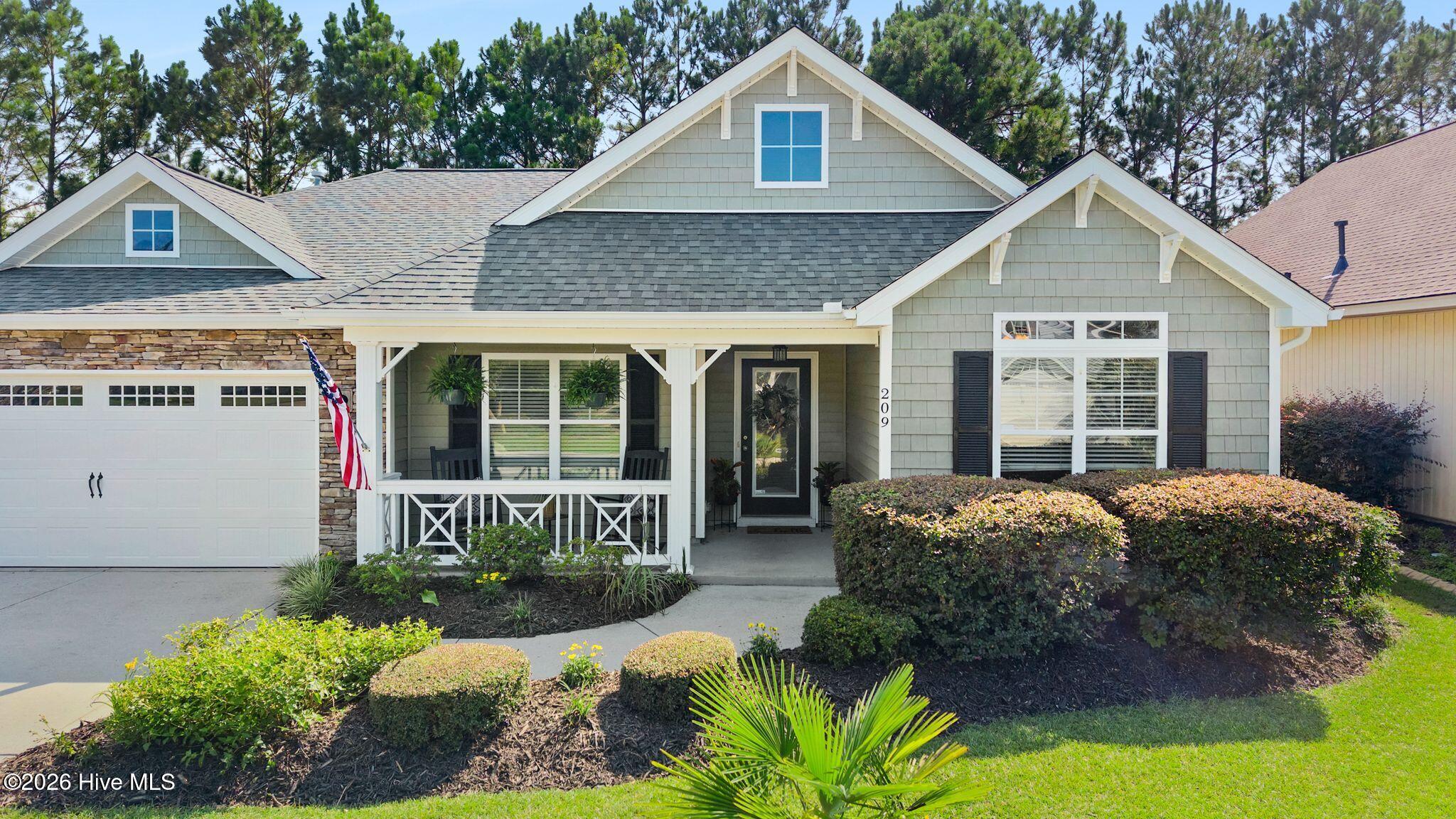 209 Palm Grove Drive Property Photo 4