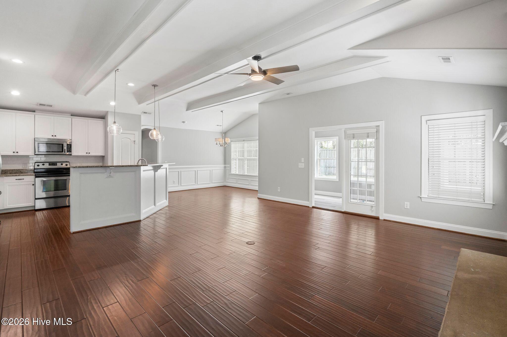 209 Palm Grove Drive Property Photo 13