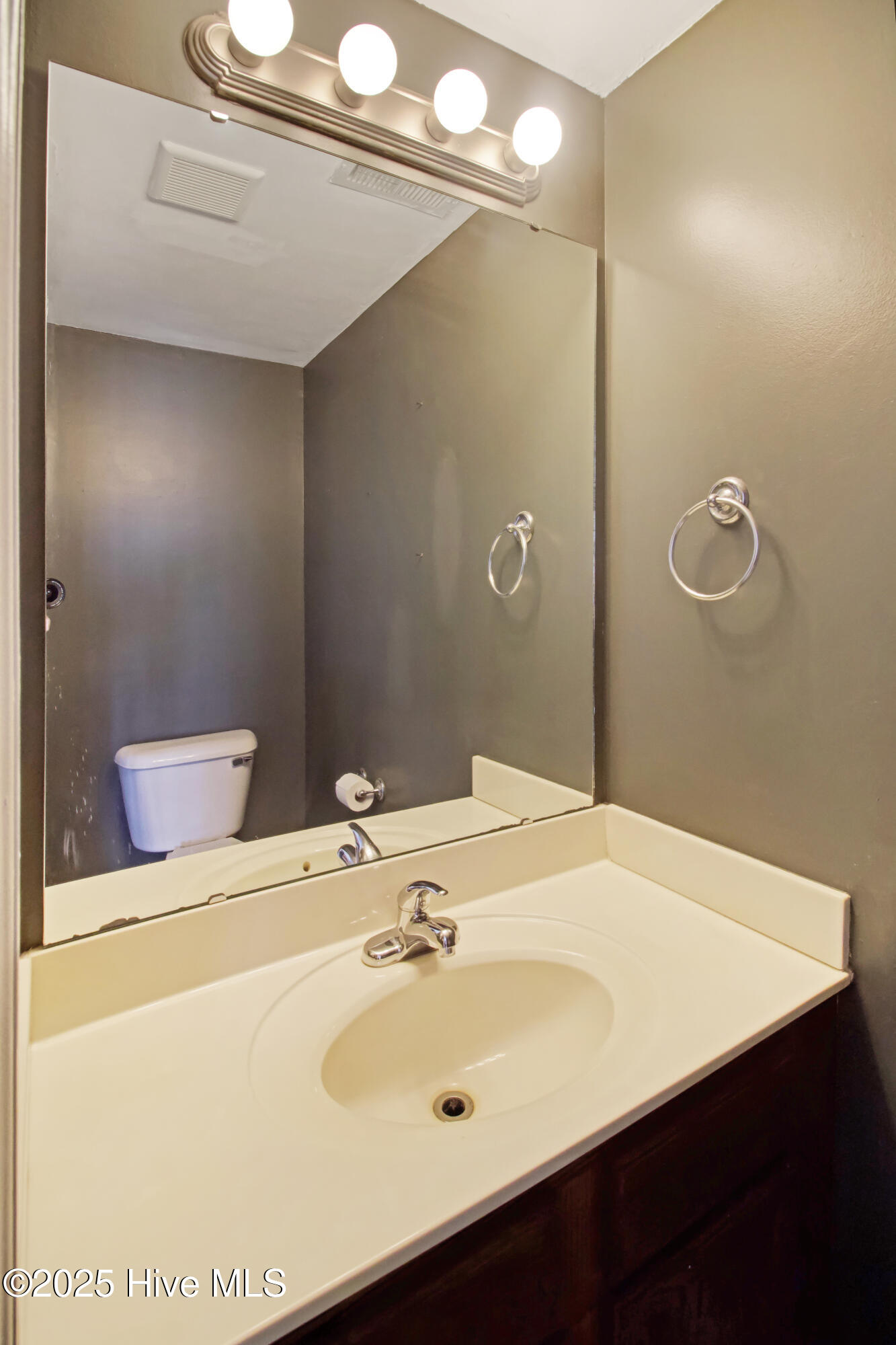 134 Cornerstone Place Property Photo 8