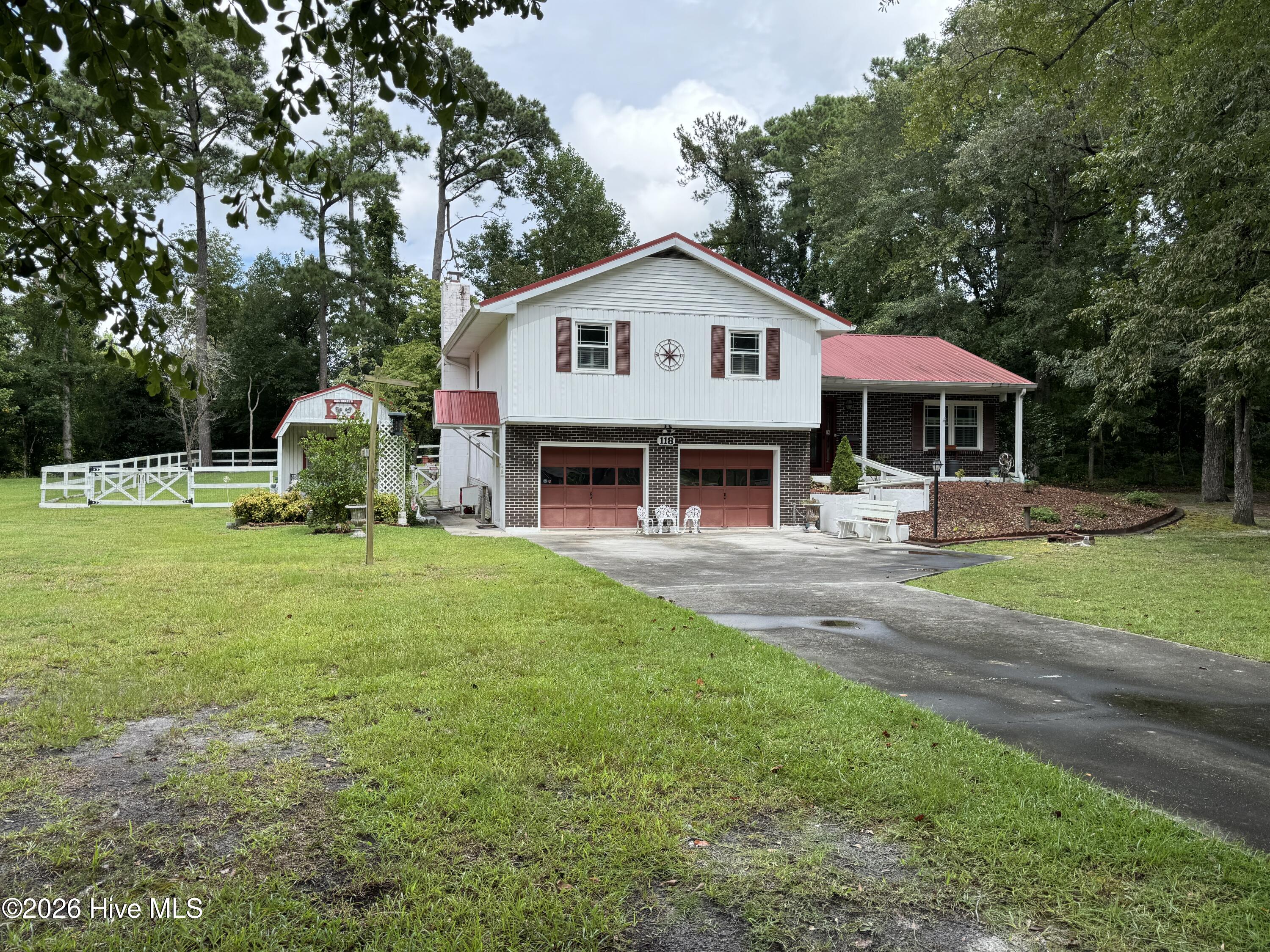 118 Oakwood Drive Property Photo 2