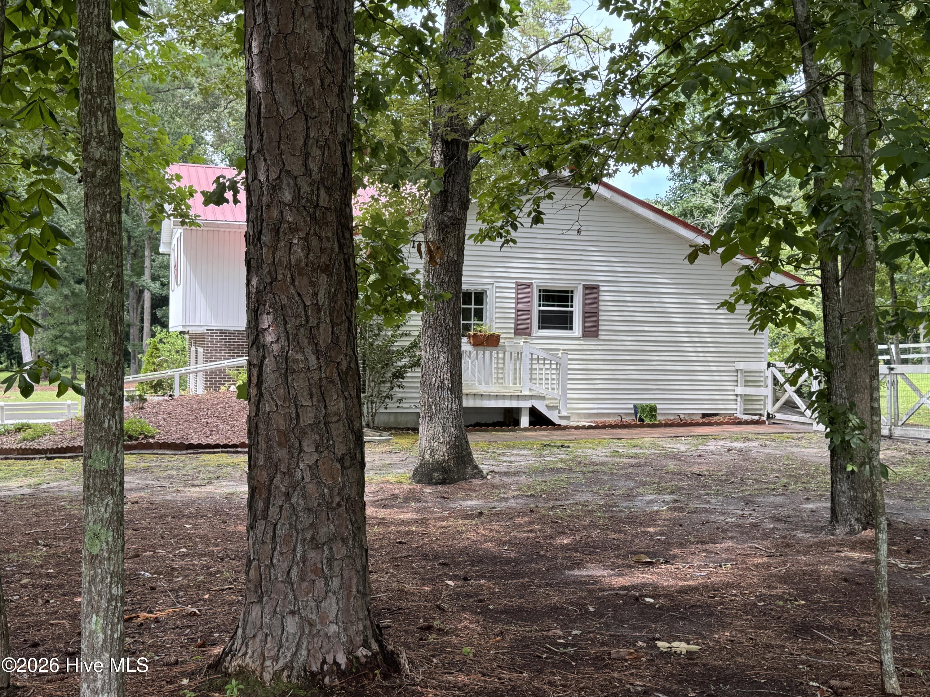 118 Oakwood Drive Property Photo 3