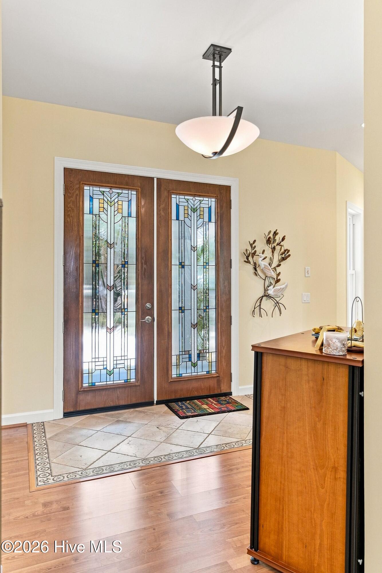 358 Shore Point Drive Property Photo 5