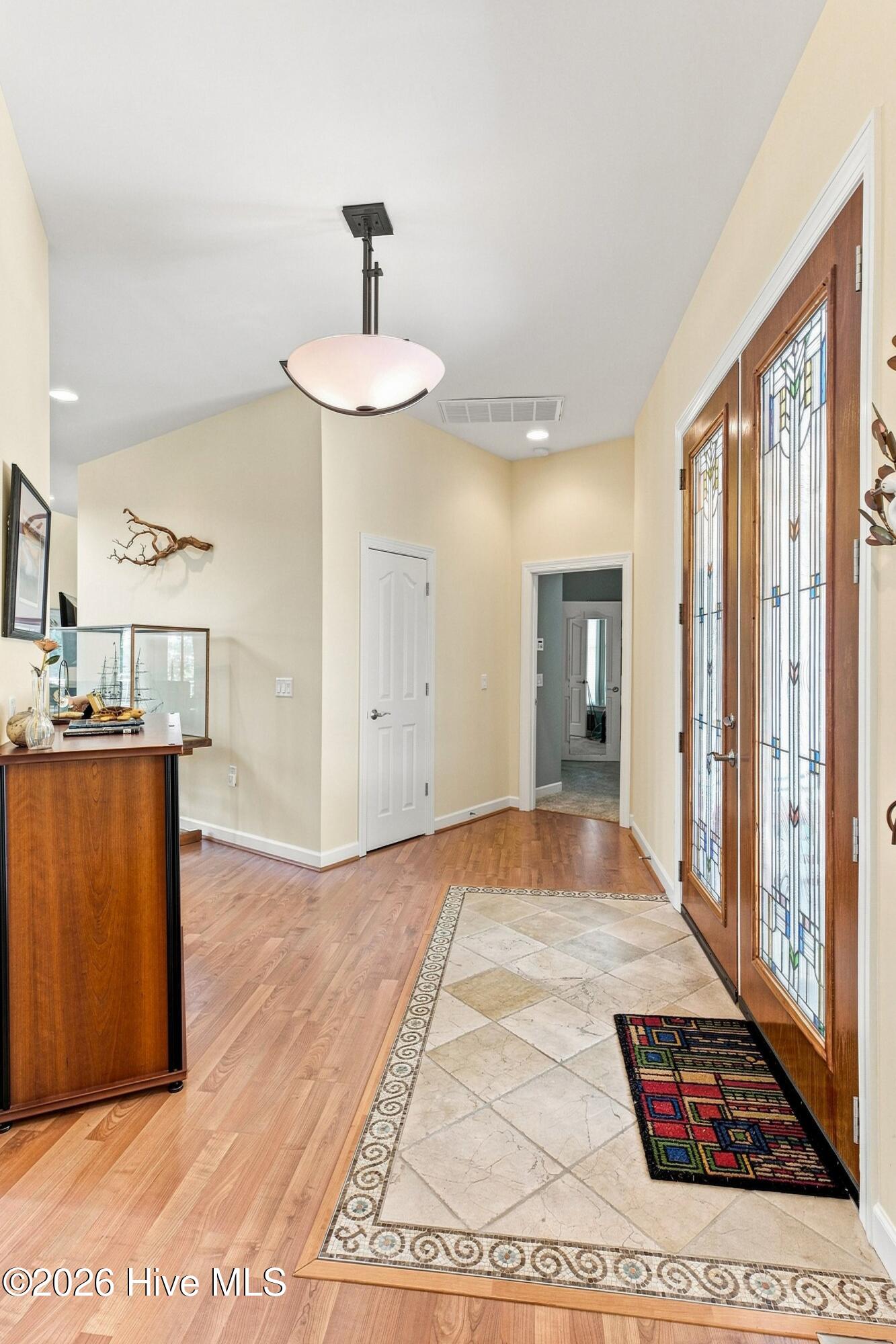 358 Shore Point Drive Property Photo 6