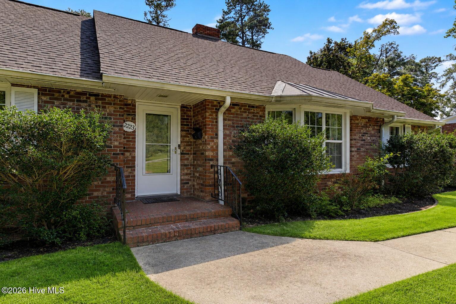 2223 Morningside Drive Property Photo 4