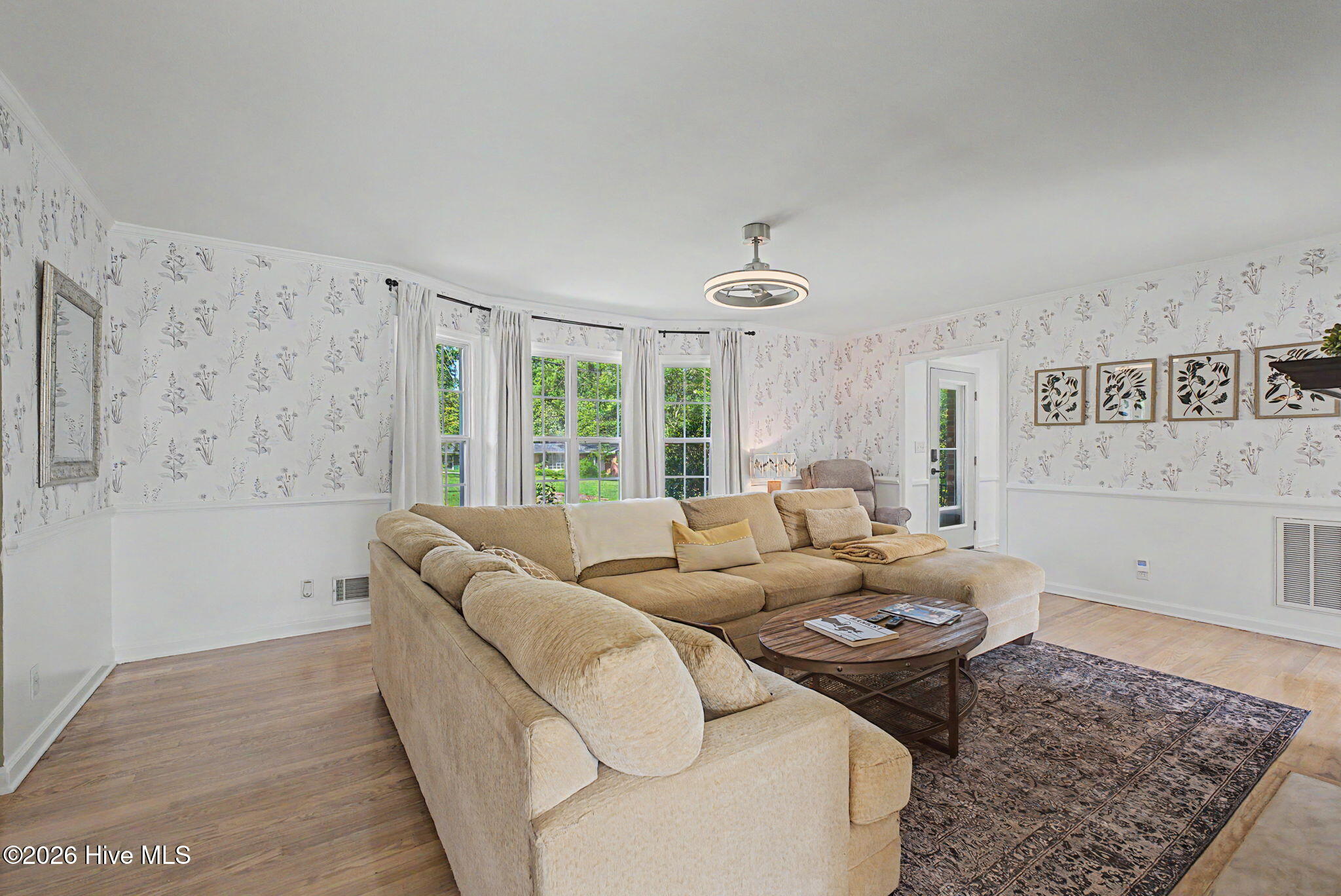 2223 Morningside Drive Property Photo 9