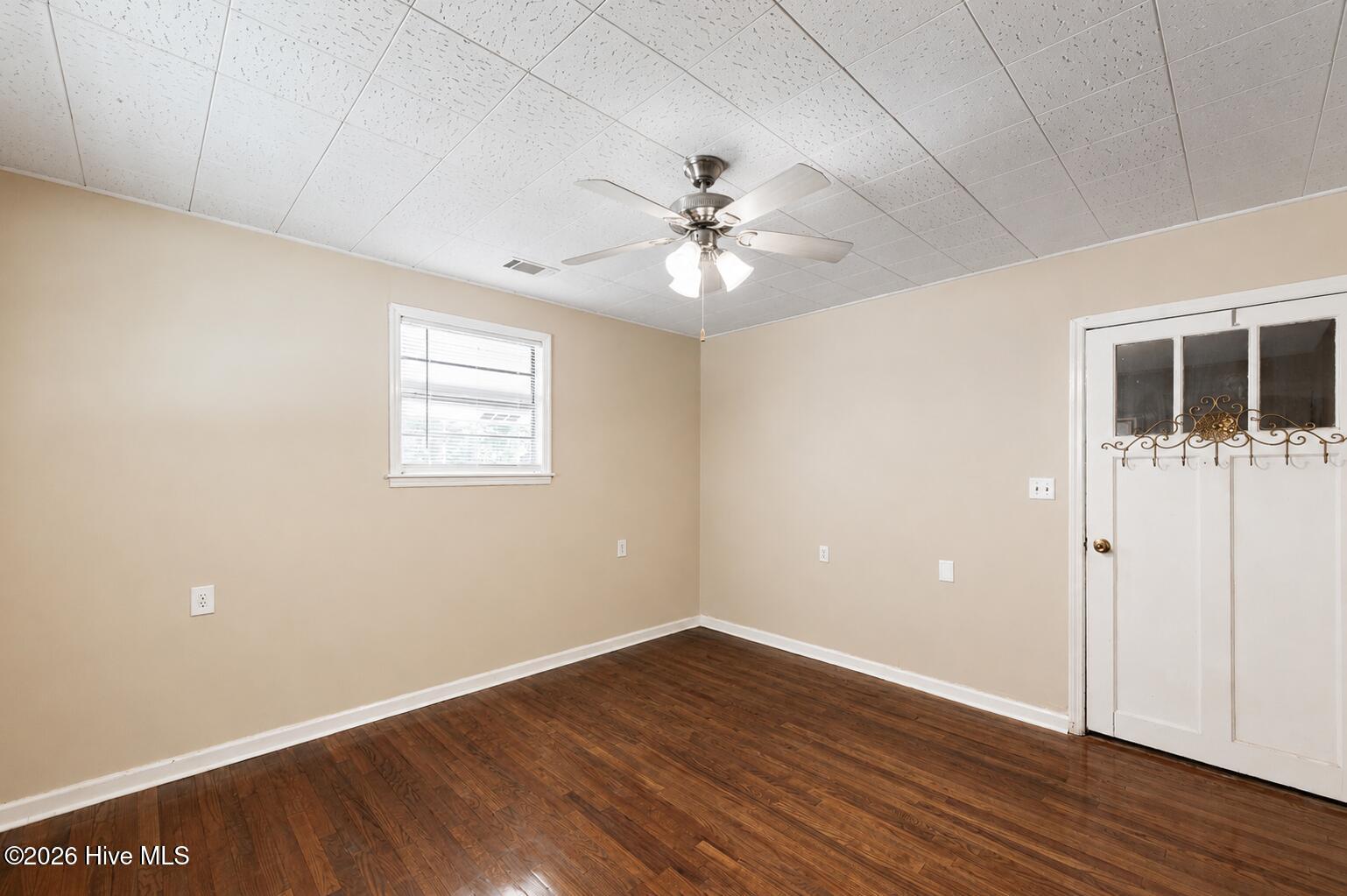 2035 County Line Road Property Photo 8