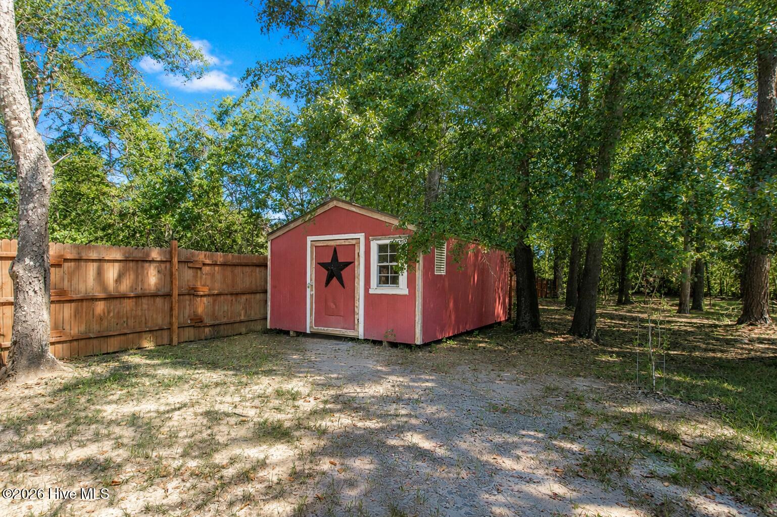 2035 County Line Road Property Photo 23