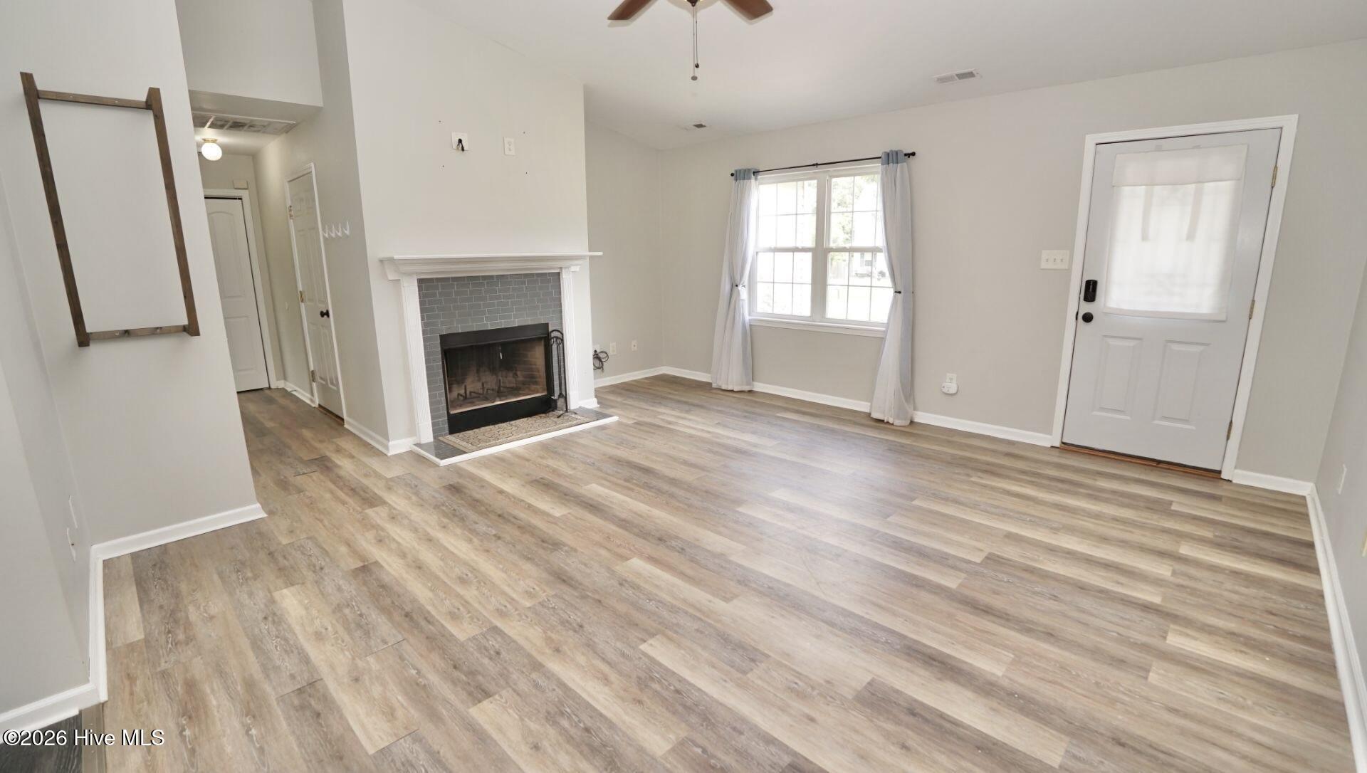 301 Scranton Court Property Photo 3