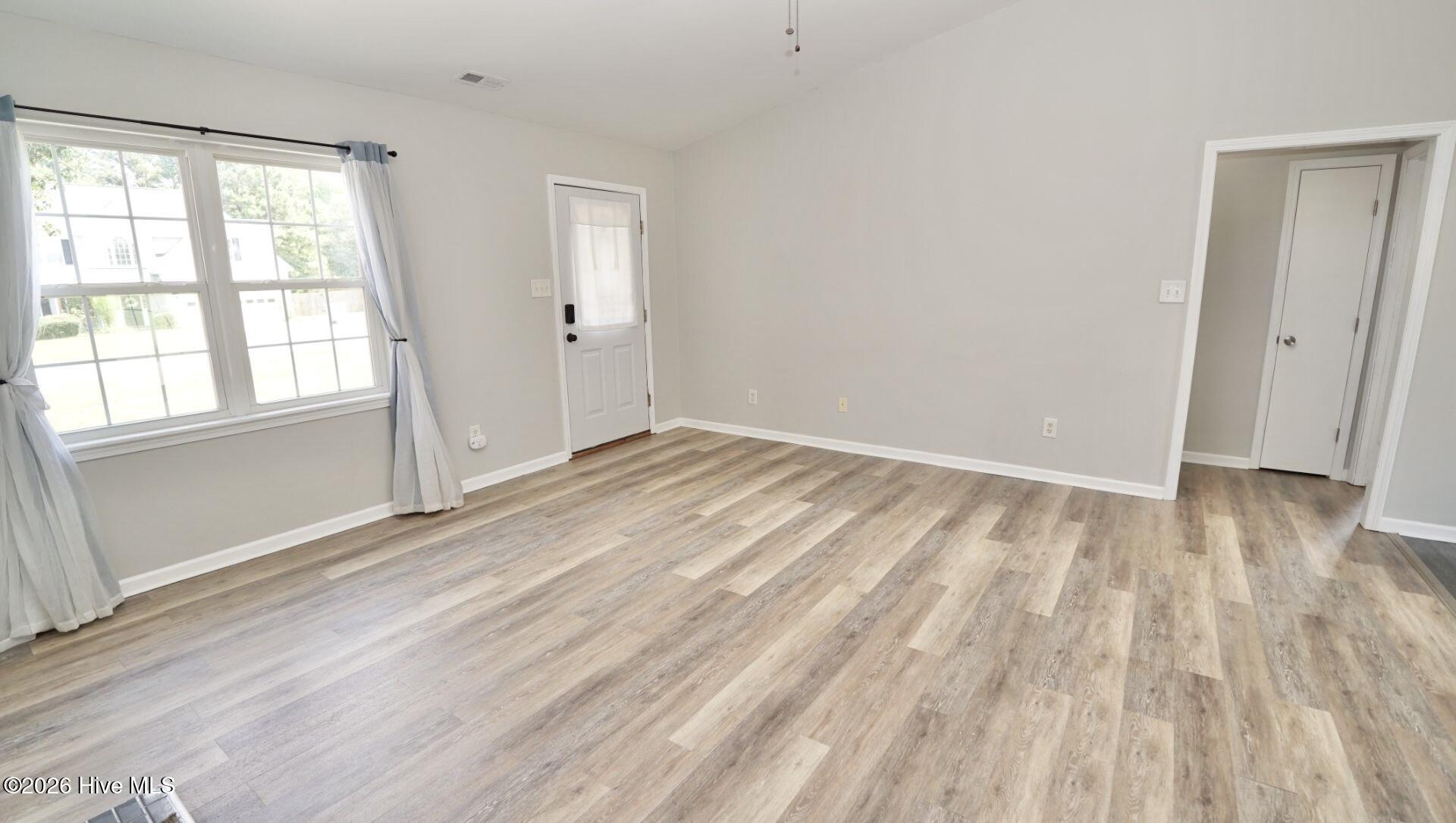 301 Scranton Court Property Photo 5