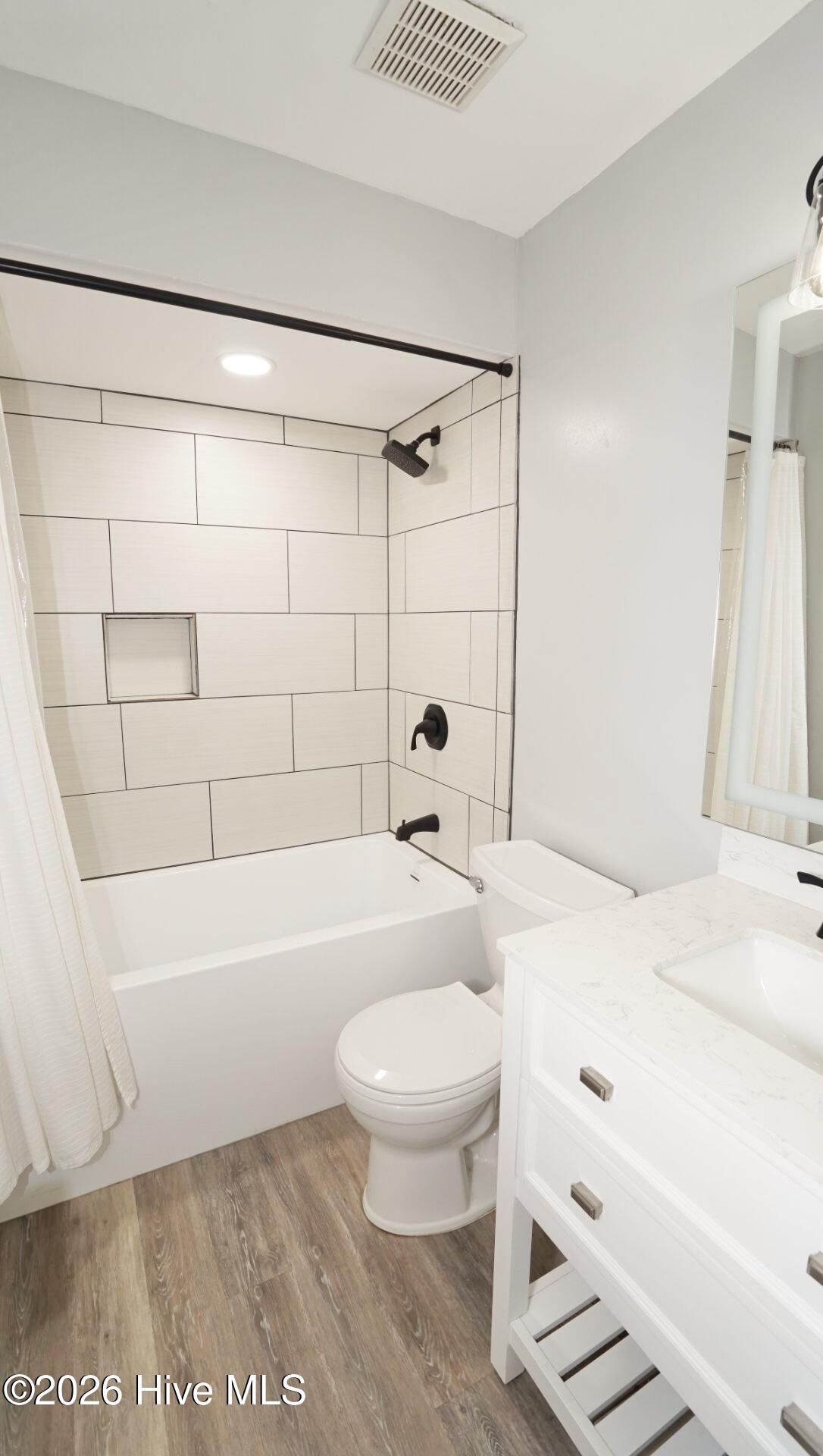 301 Scranton Court Property Photo 16