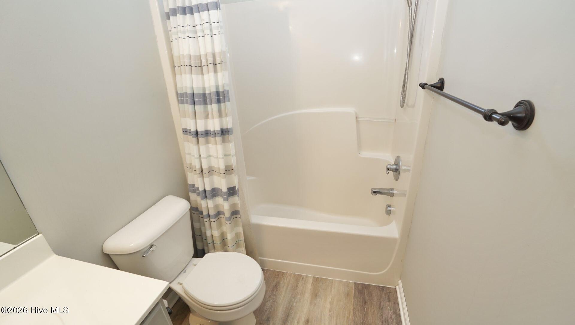301 Scranton Court Property Photo 23