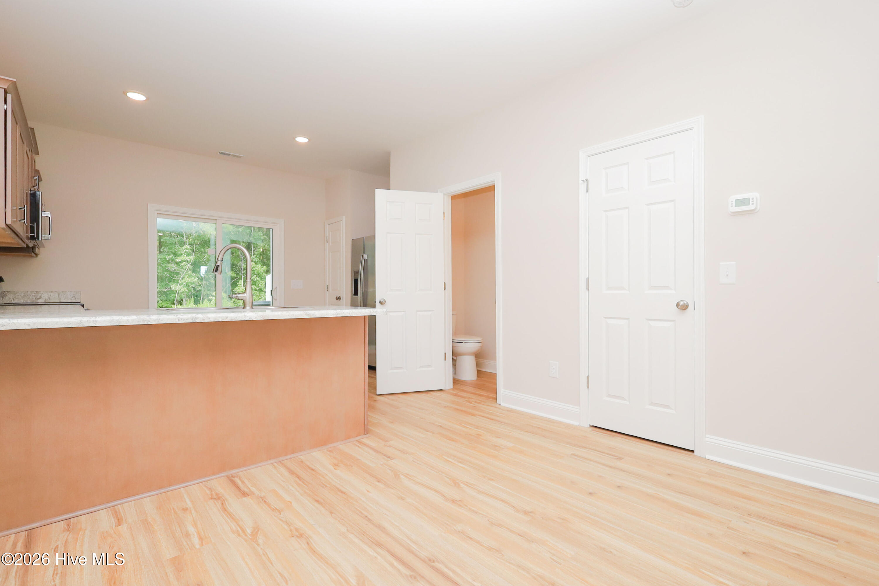 124 Loren Road Property Photo 6