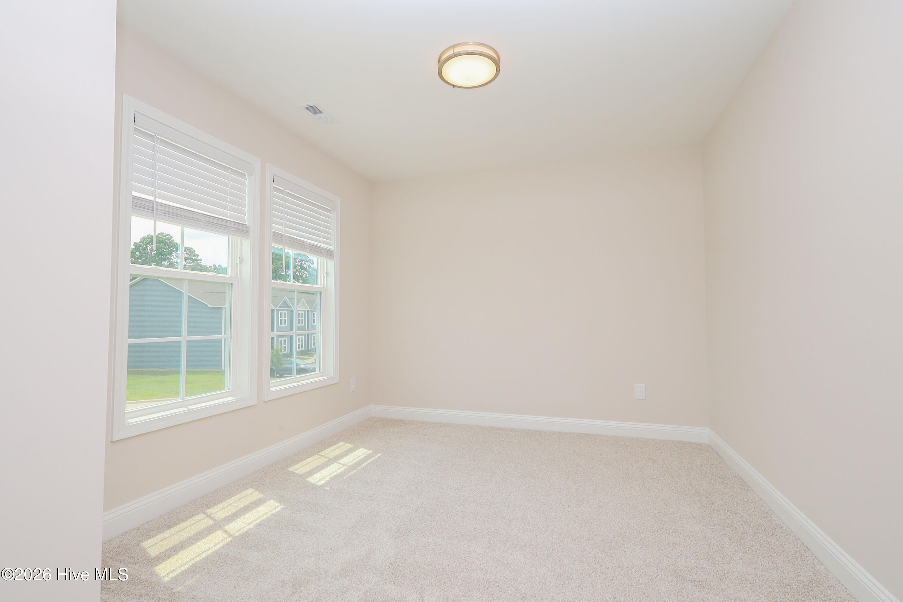 124 Loren Road Property Photo 23