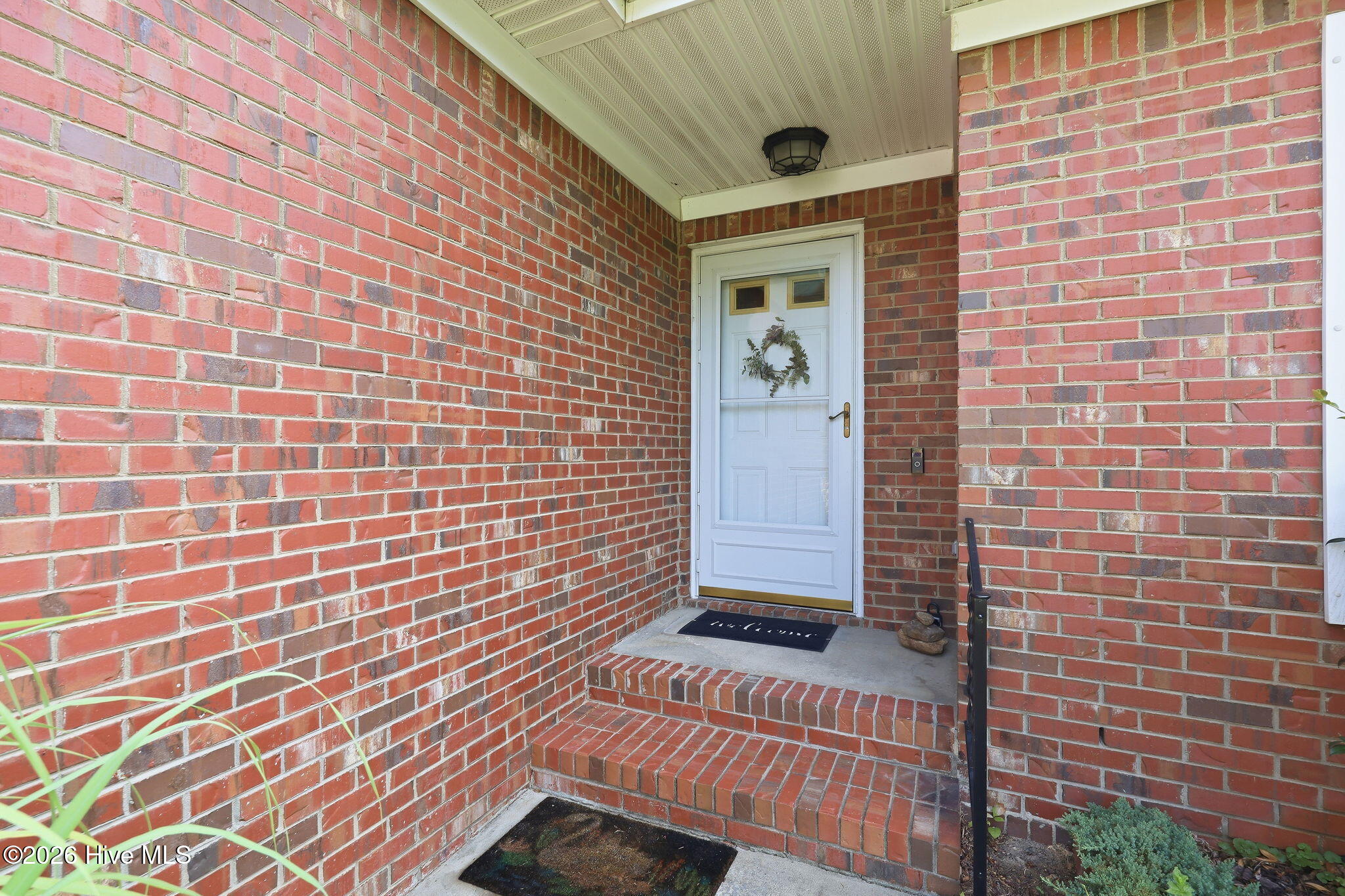 320 Hiscott Lane 320 Property Photo 4