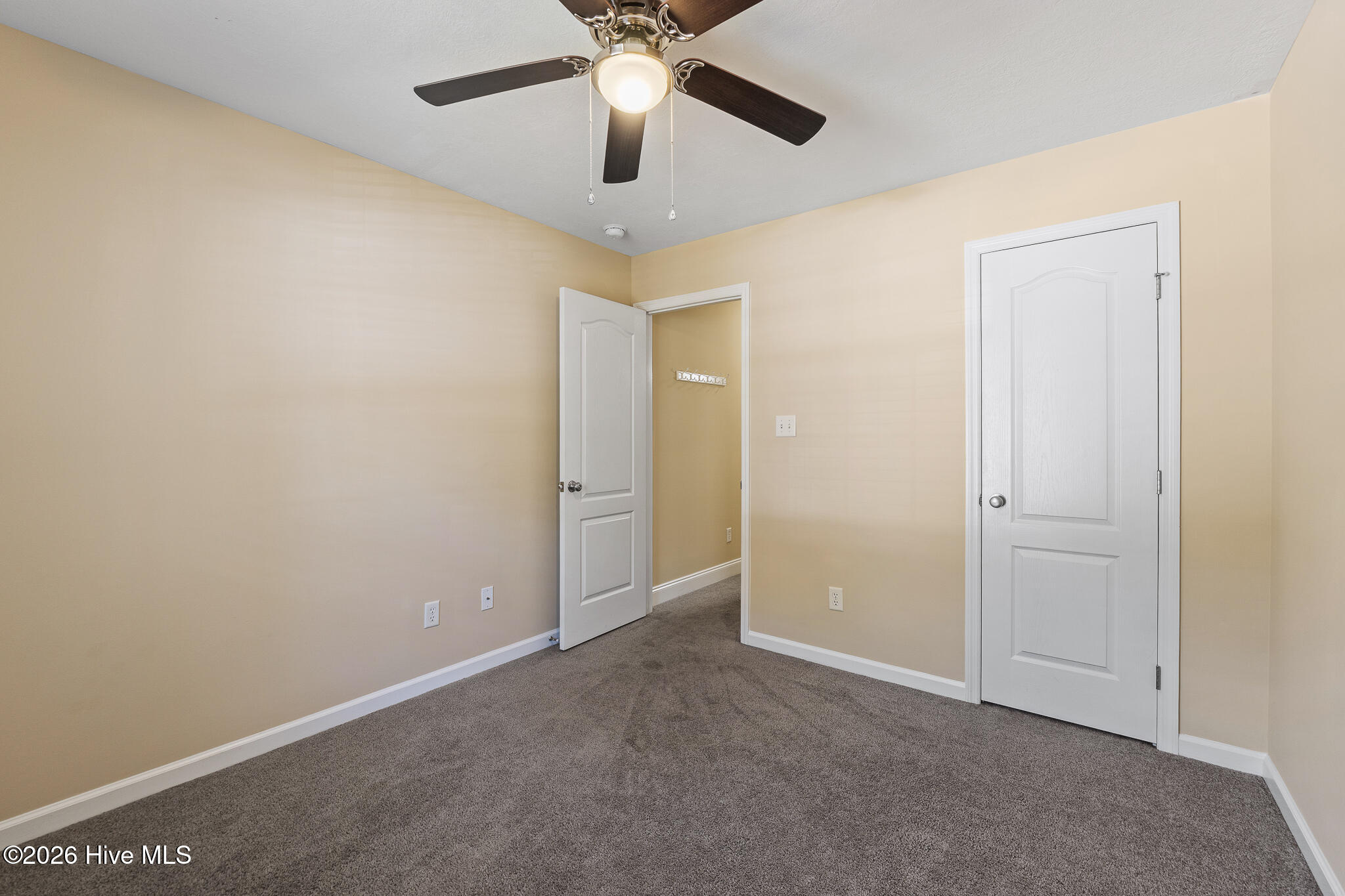 815 Whispering Willow Court Property Photo 17